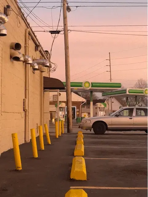 Sac of Suds Laundromat - Image 4