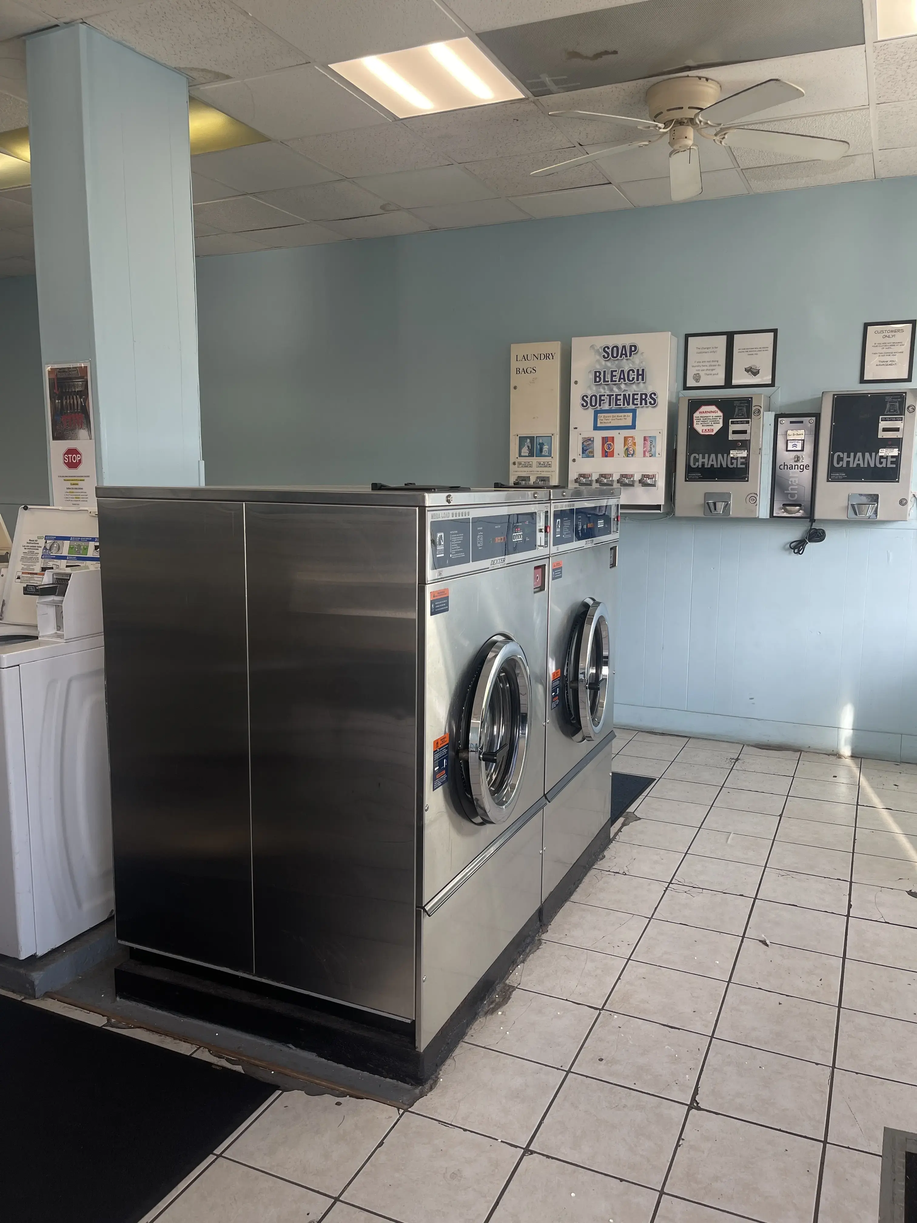 Sac of Suds Laundromat - Image 8