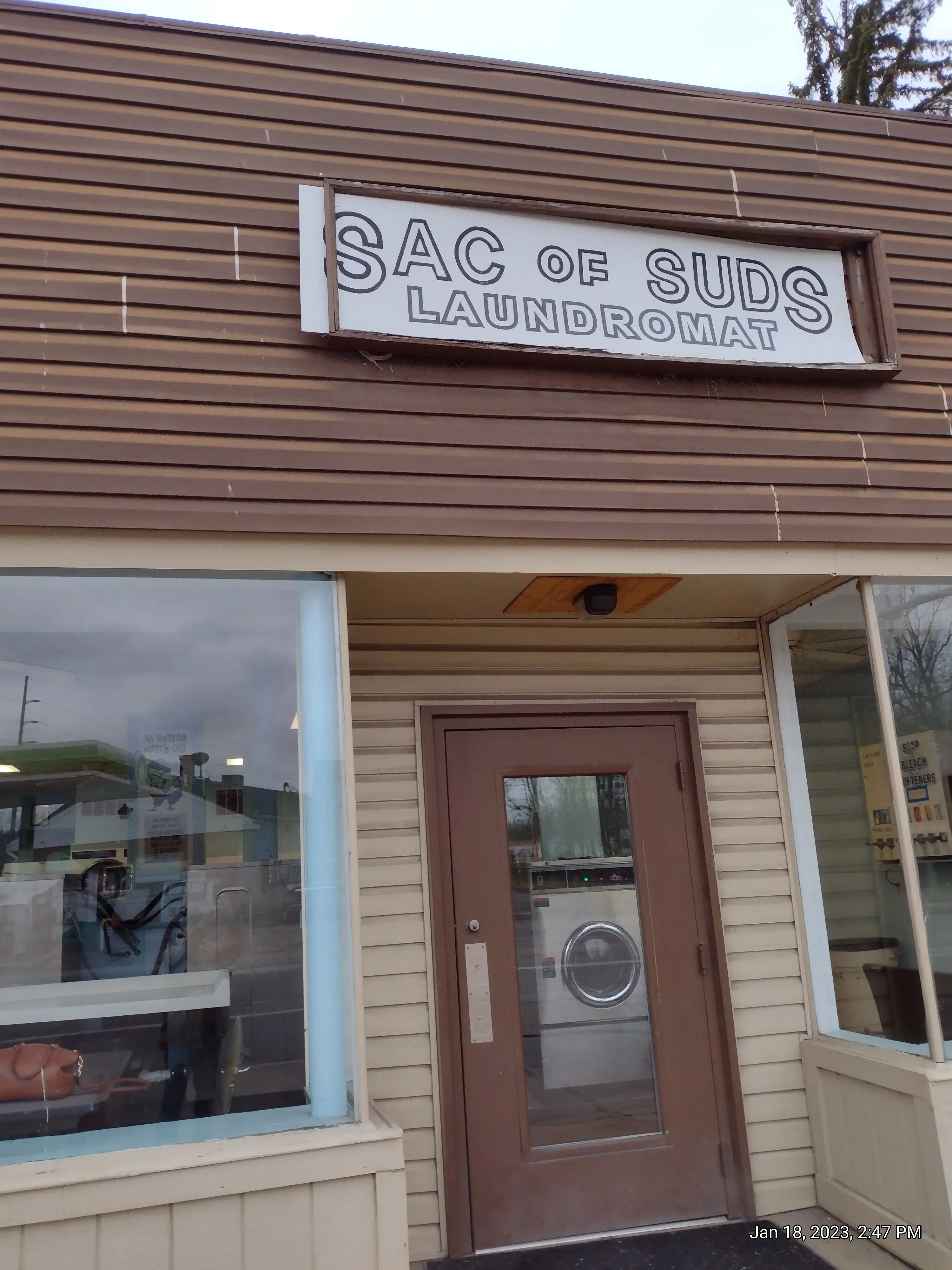 Sac of Suds Laundromat - Image 10