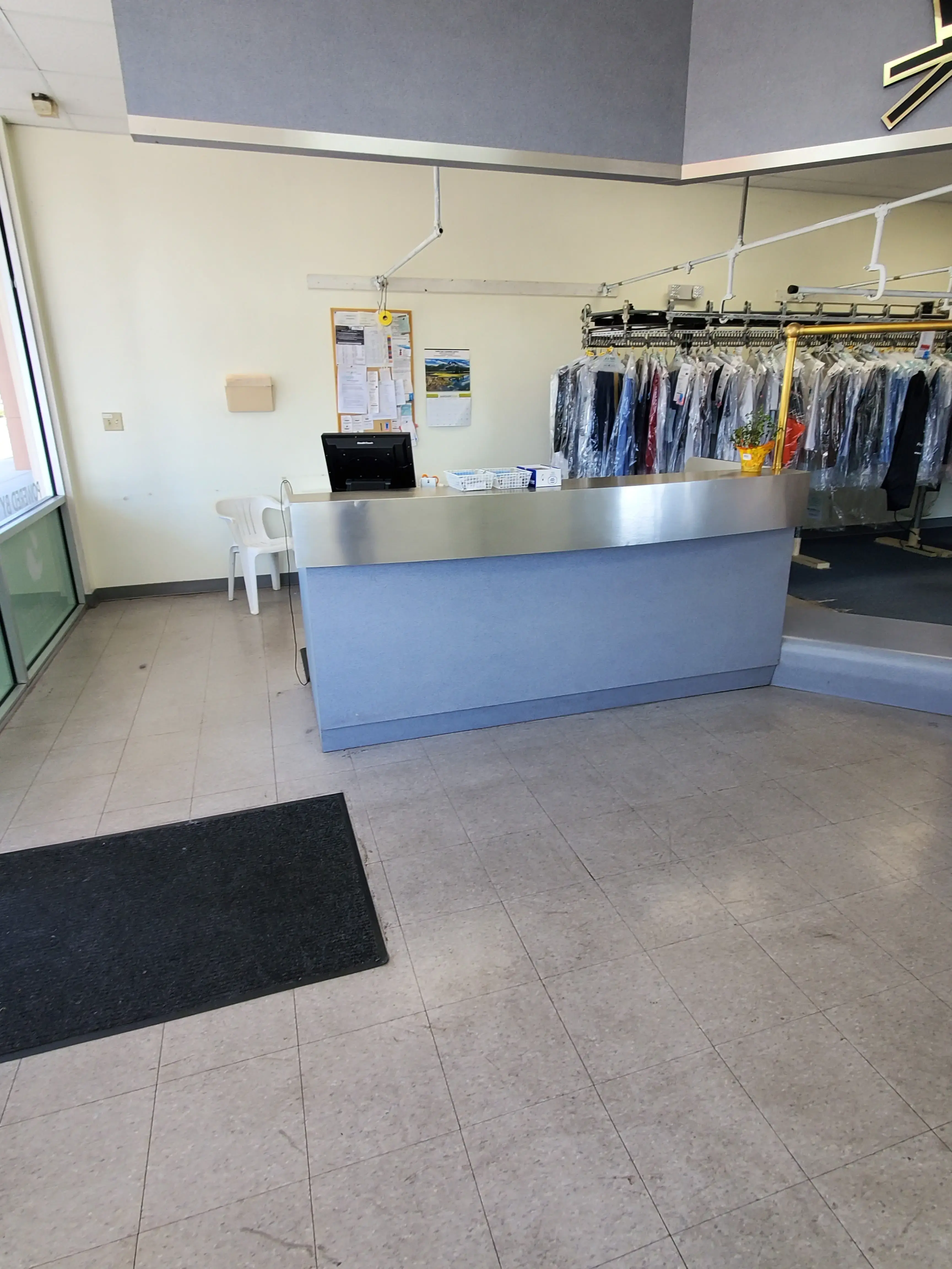 Sage Cleaners: Lithia/Fishhawk Dry Cleaners & Laundry Service thumbnail 13
