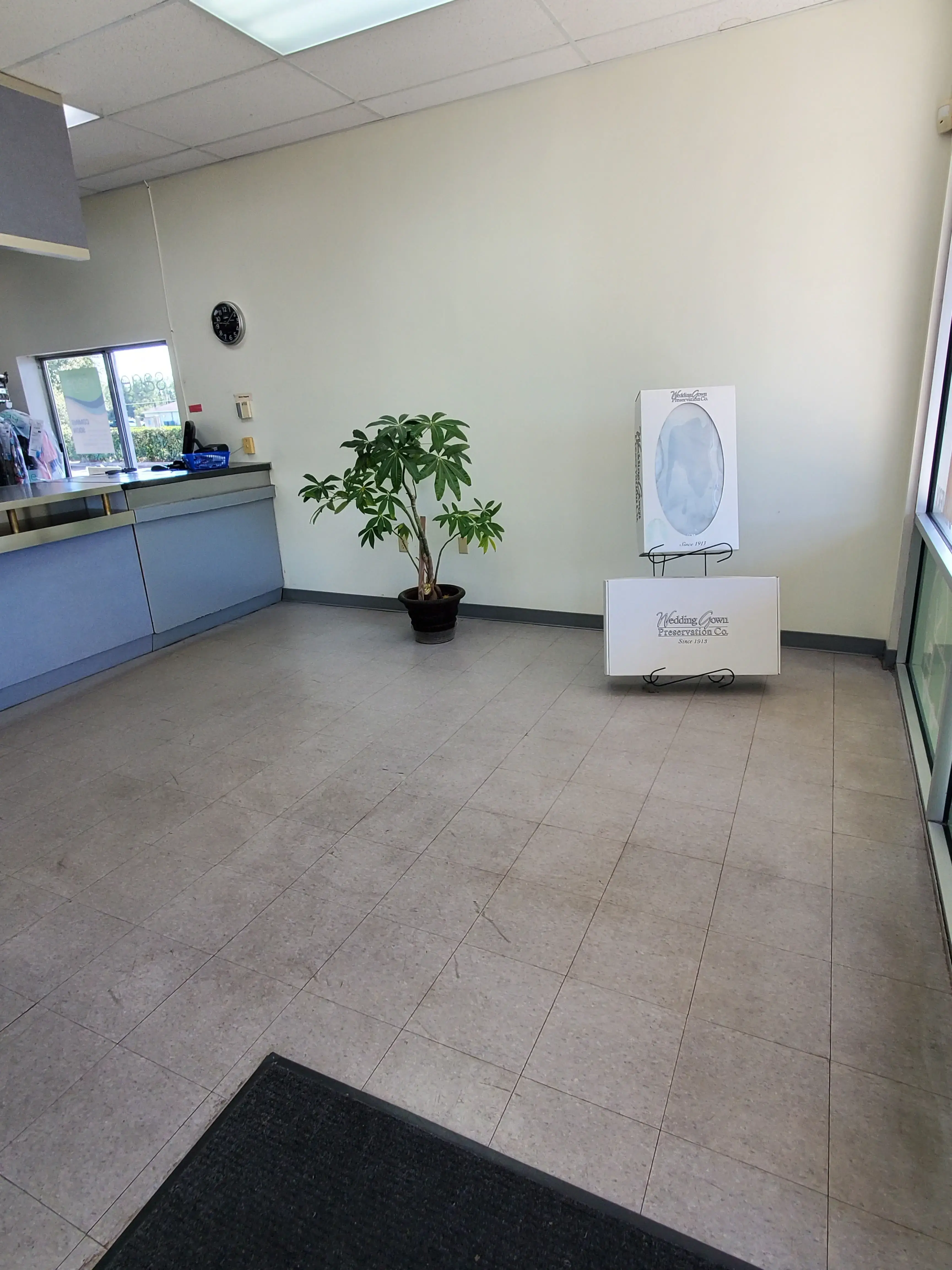 Sage Cleaners: Lithia/Fishhawk Dry Cleaners & Laundry Service thumbnail 11