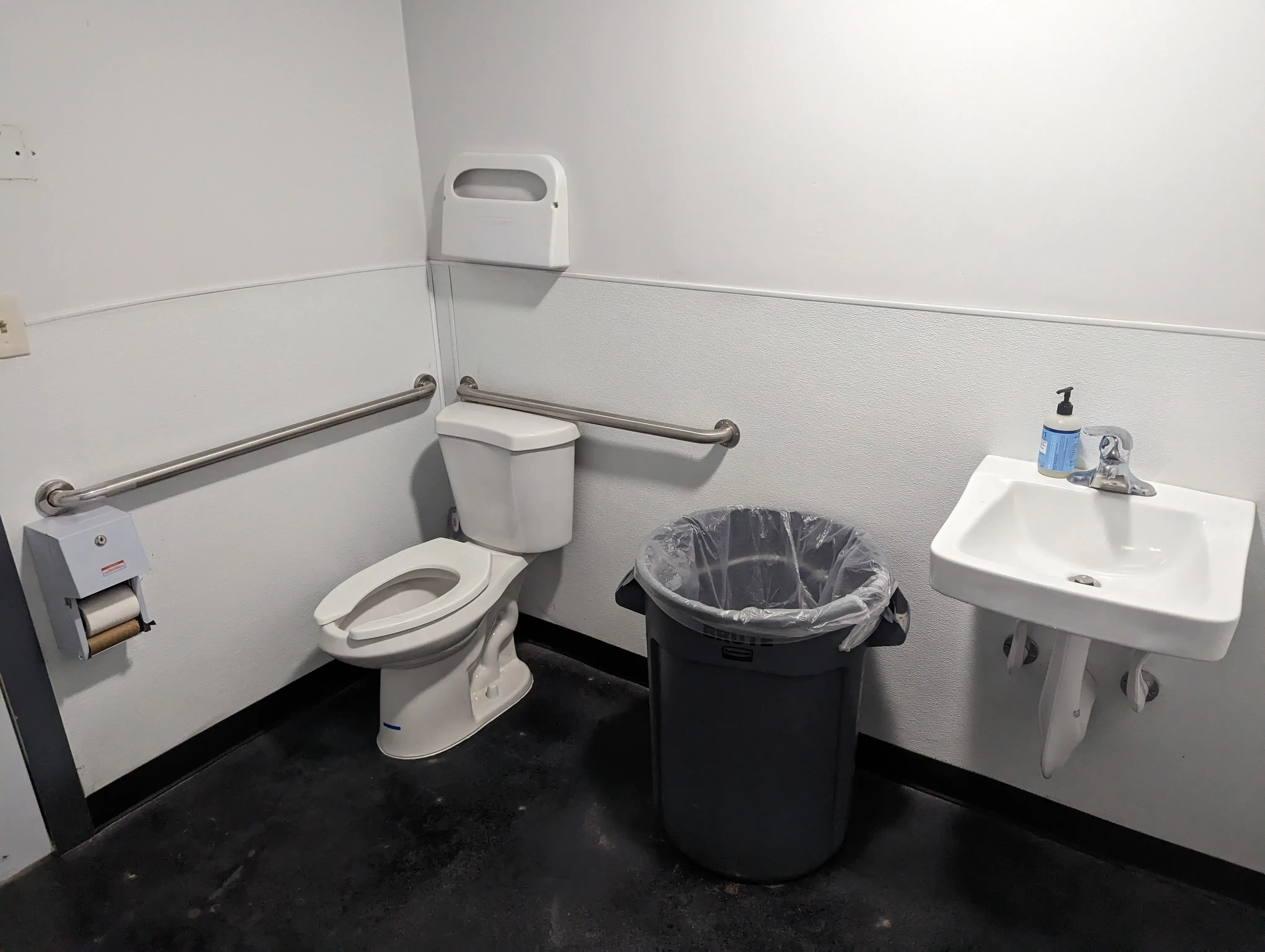 Sage Laundry Of Sacramento - Image 16