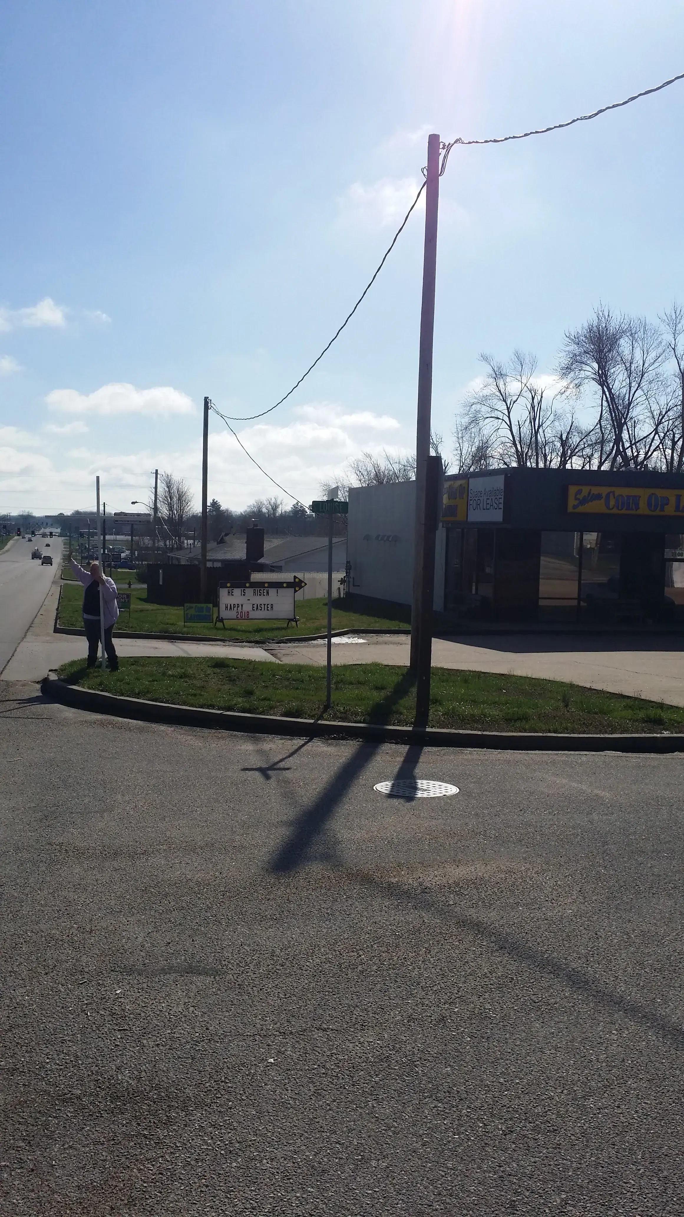 Salem Coin Op Laundry - Image 11