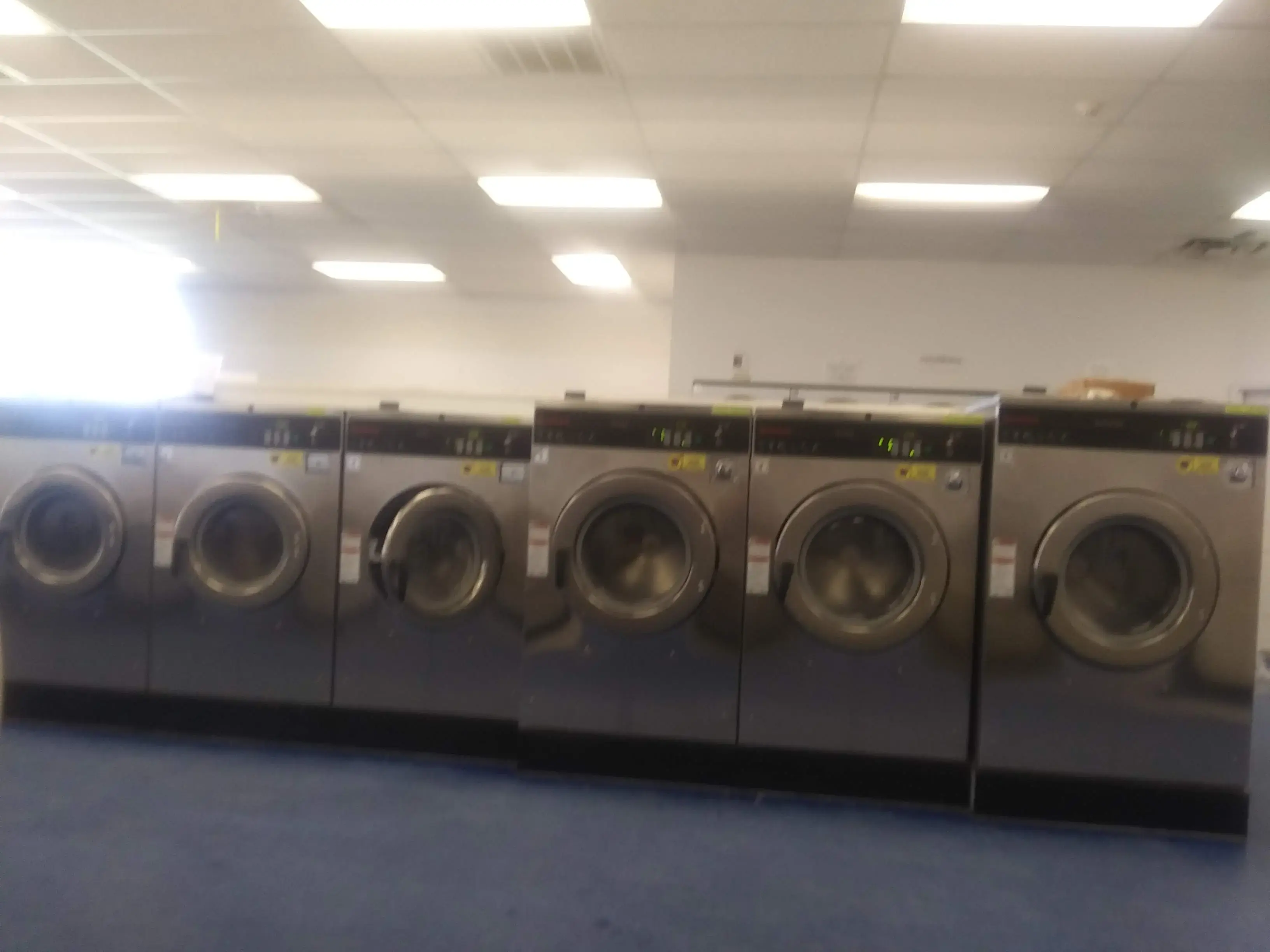 Salem Coin Op Laundry - Image 14