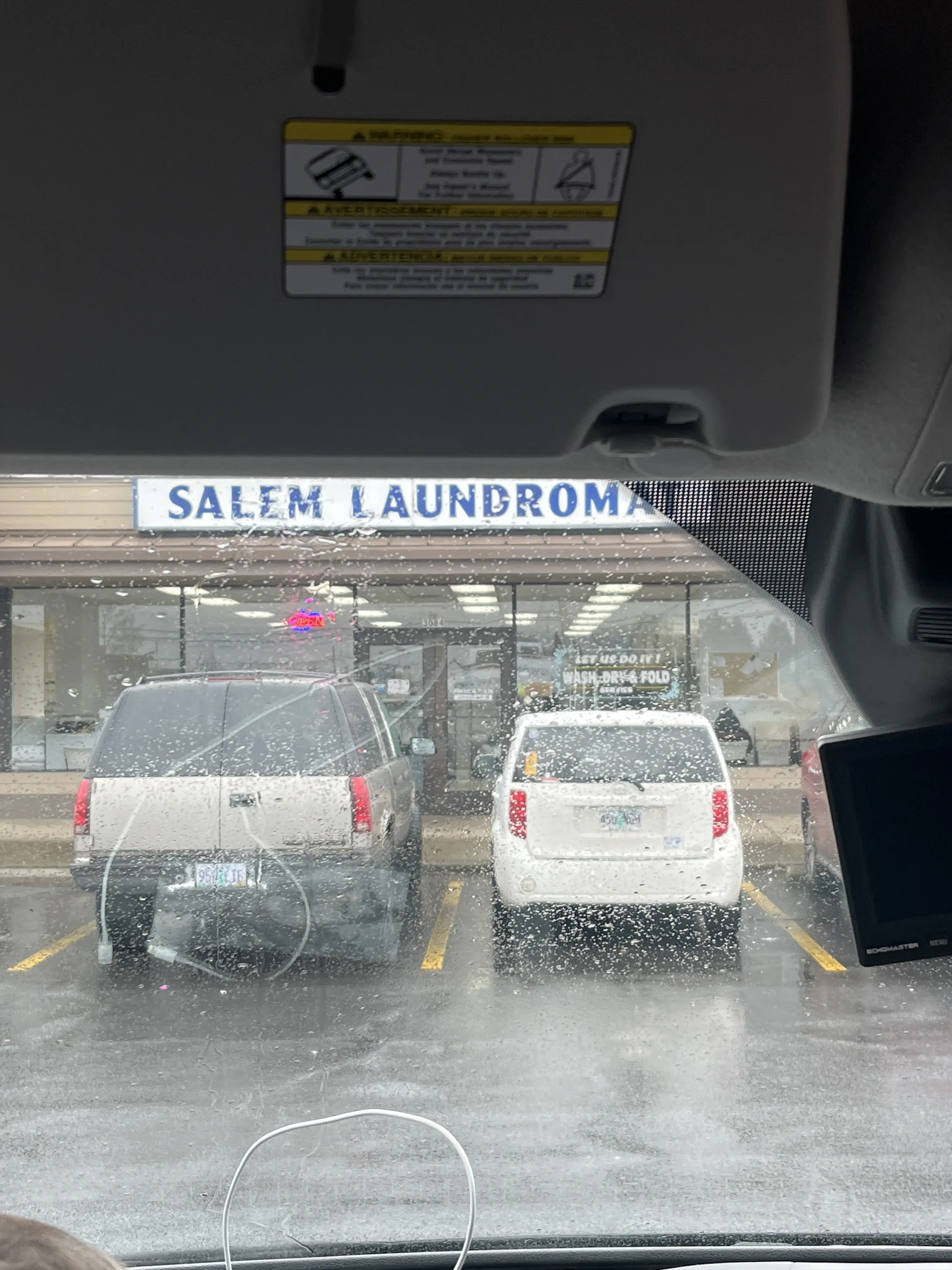 Salem Laundromat thumbnail 11