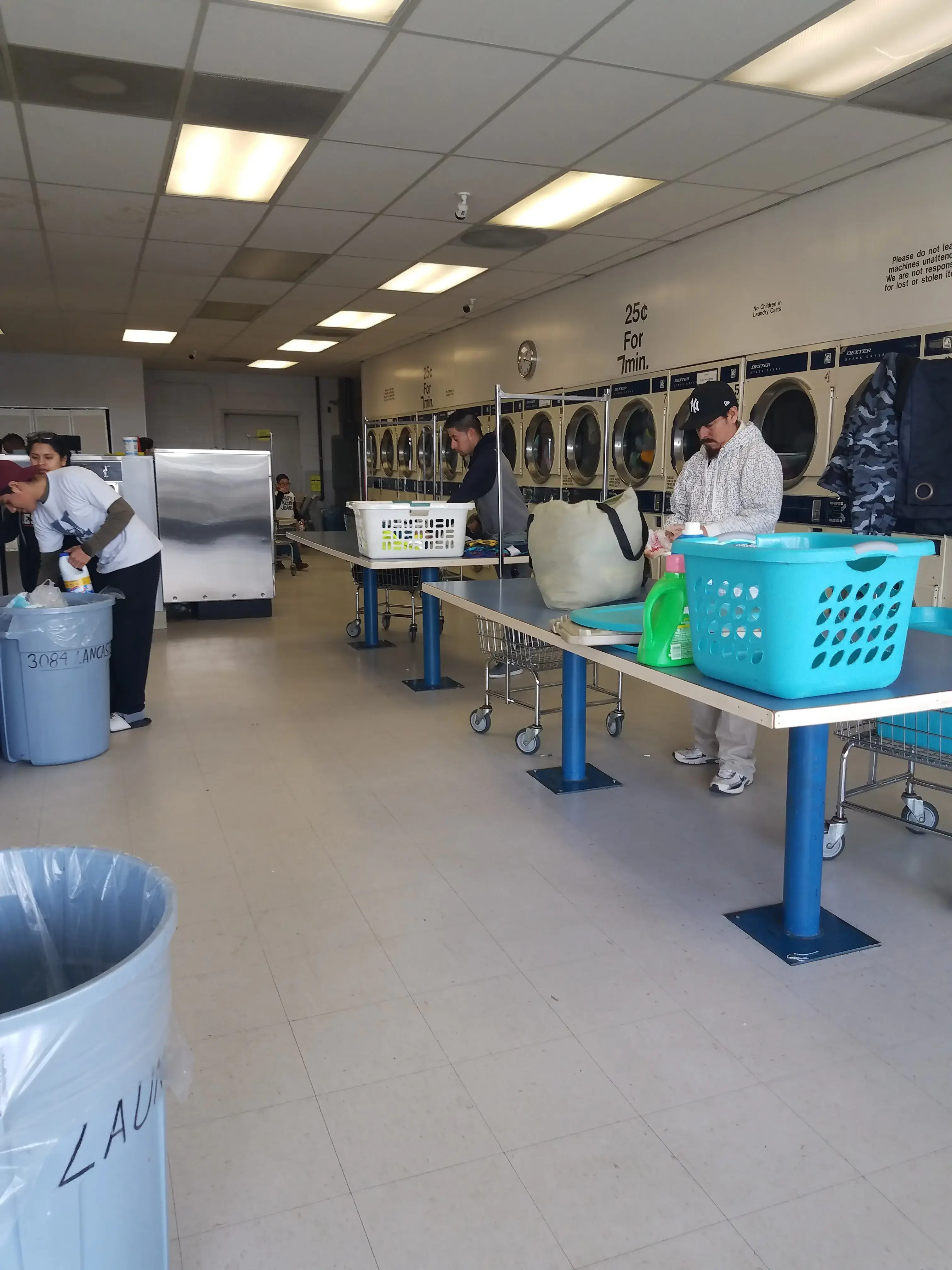 Salem Laundromat thumbnail 7