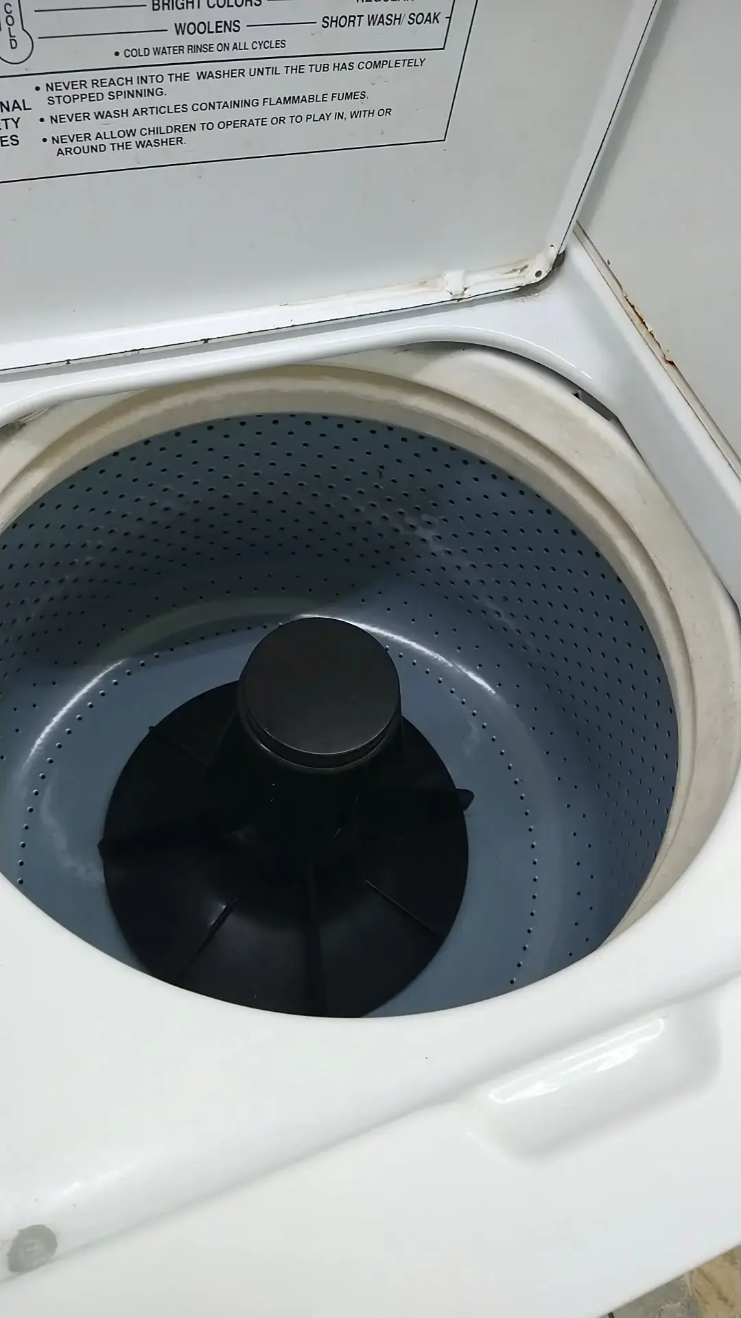 Salem Laundry Co - Image 17