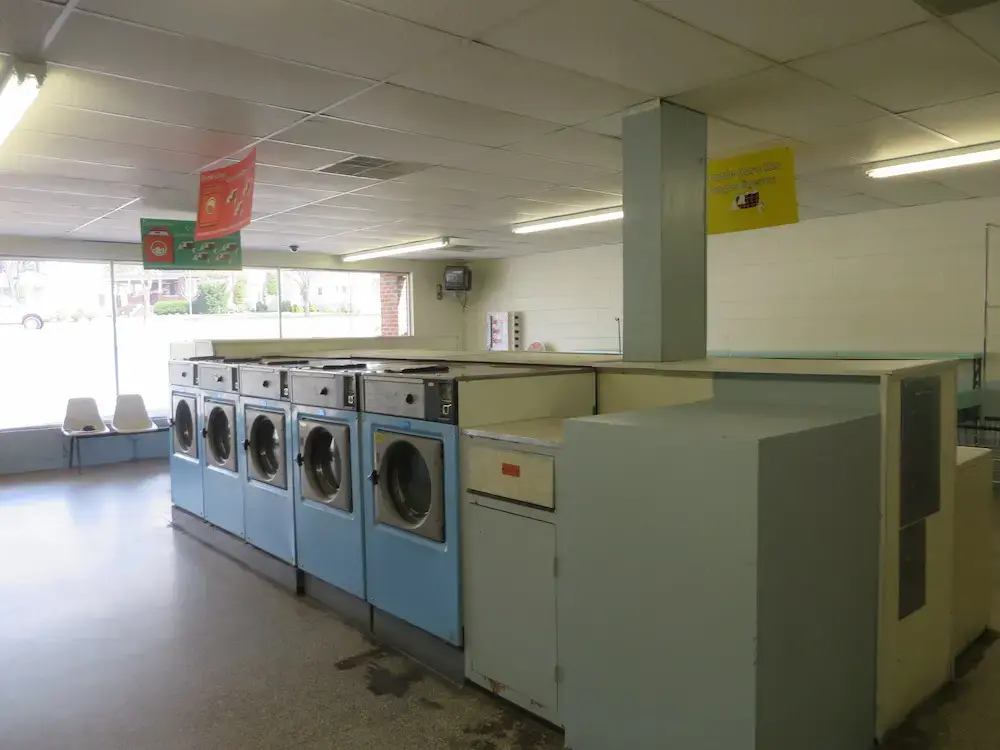 Salem Laundry Land Laundromat - Image 7