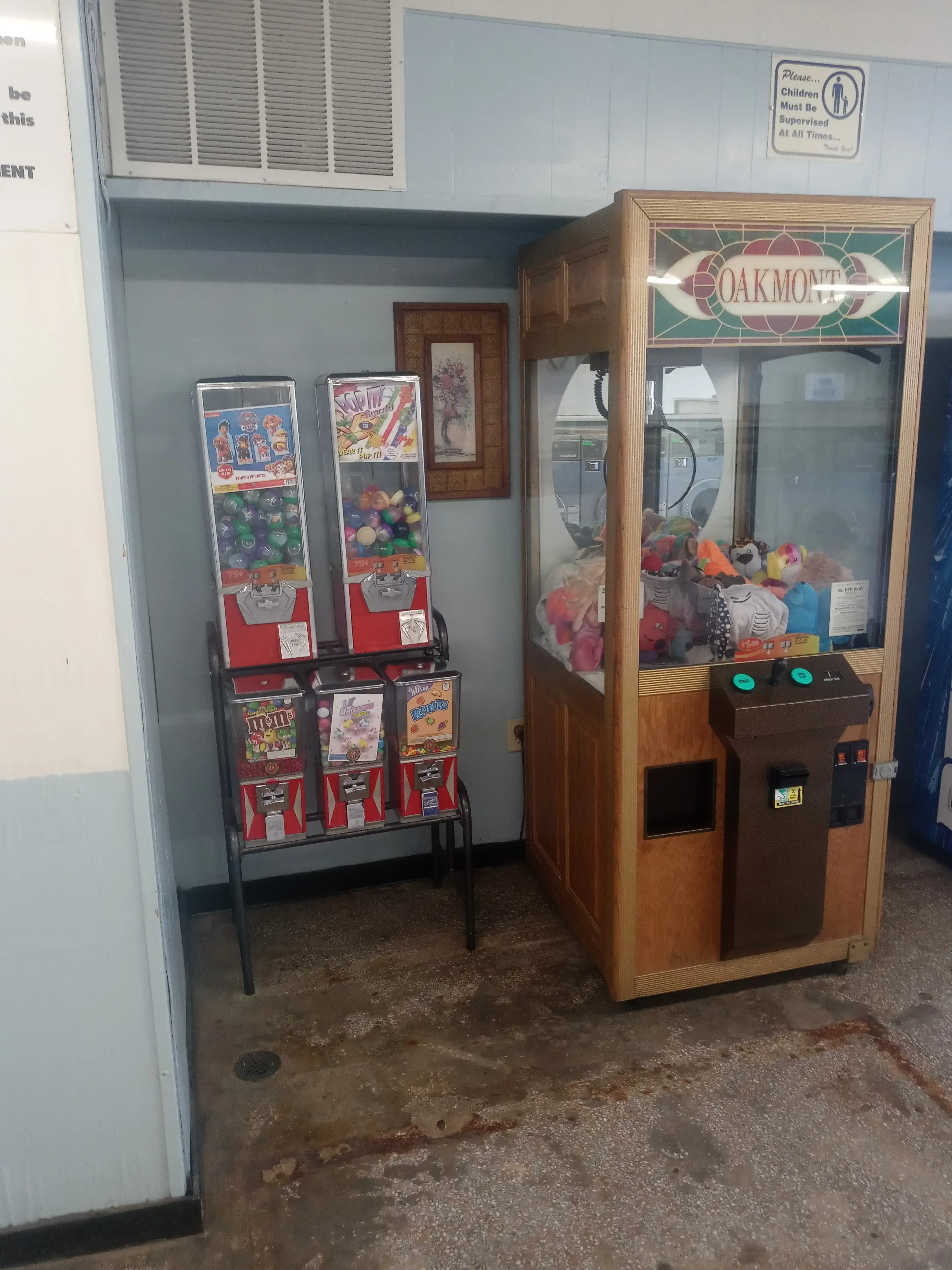 Salem Laundry Land Laundromat - Image 9