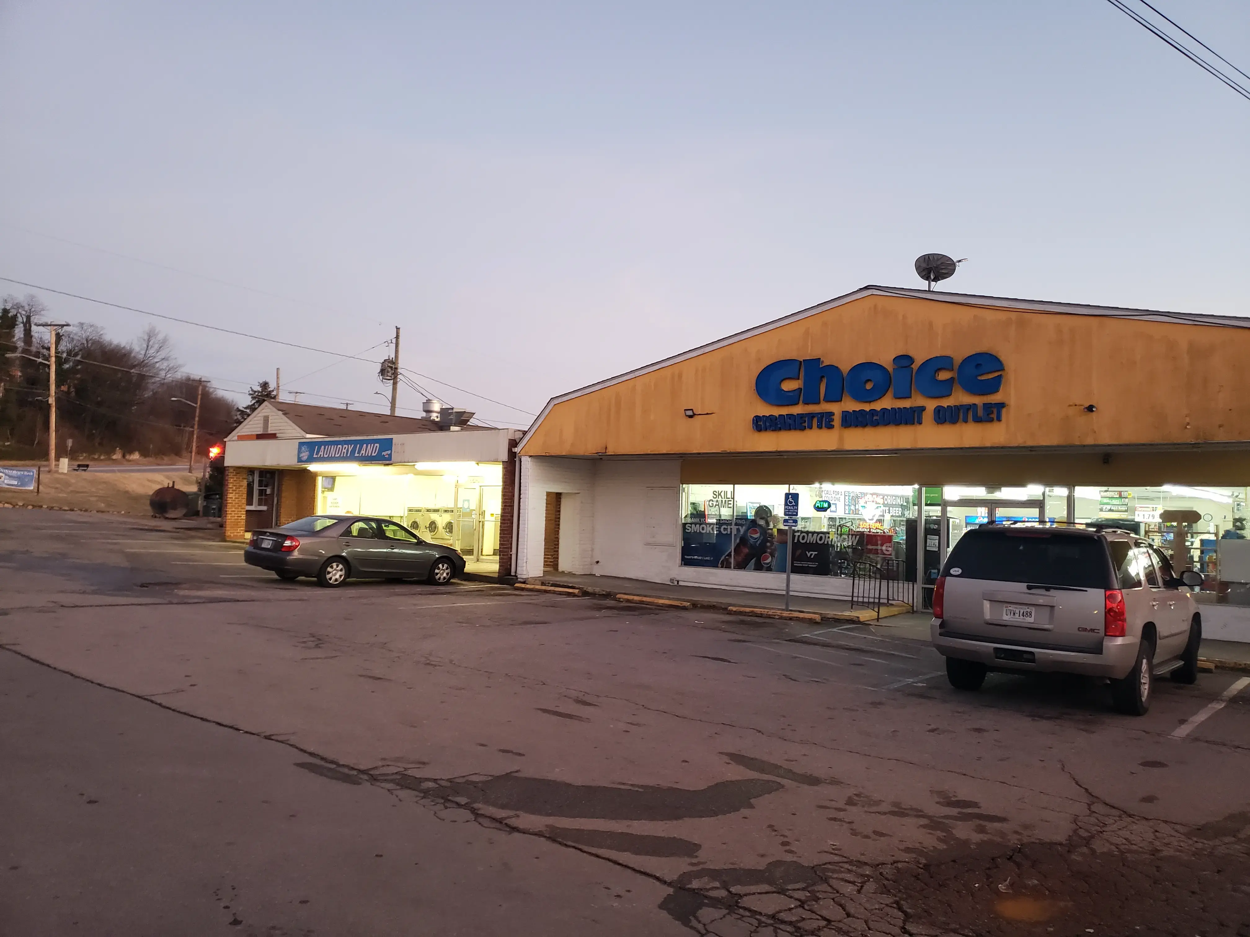 Salem Laundry Land Laundromat - Image 5