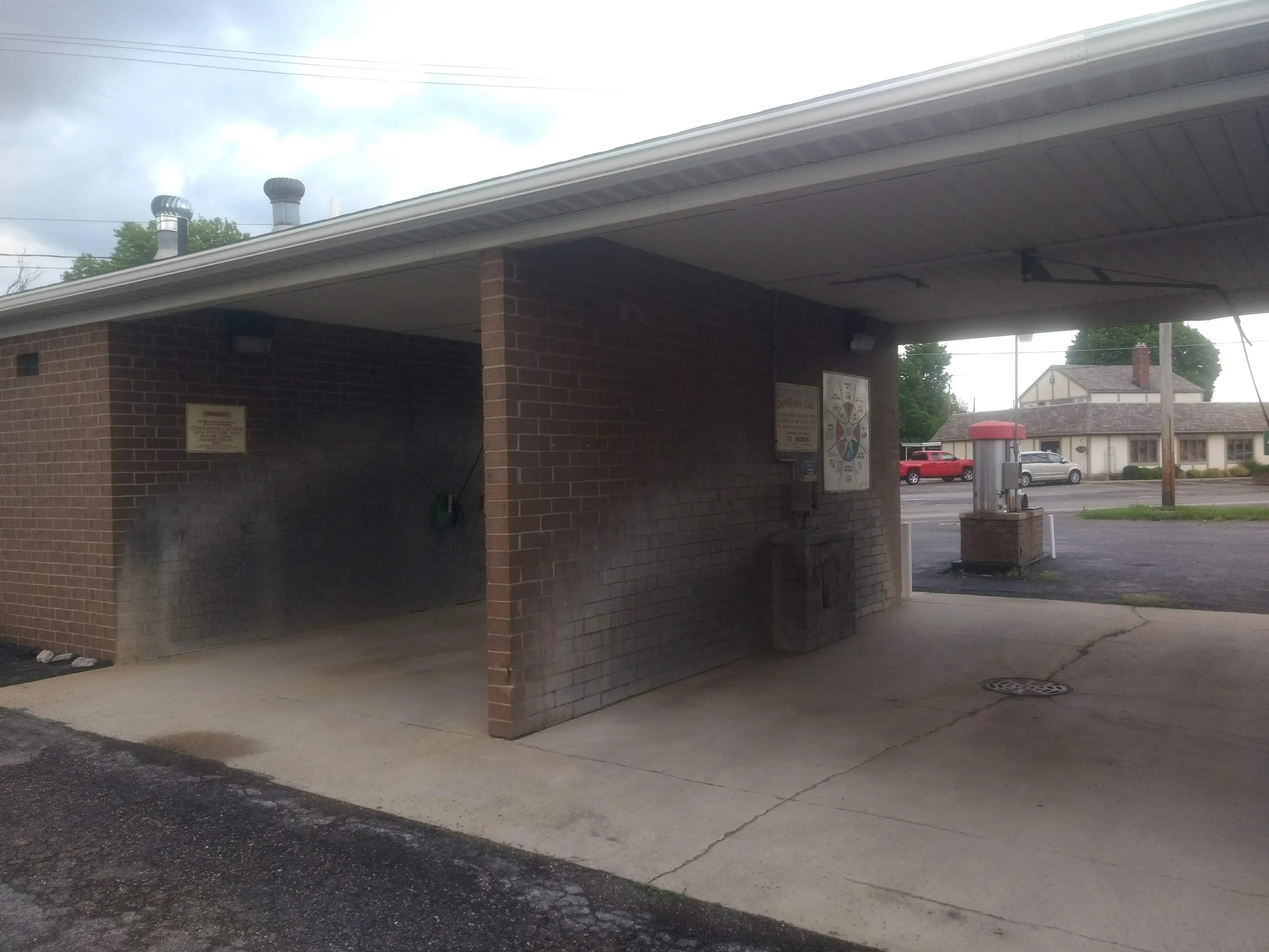Salem Laundry Room - Image 14