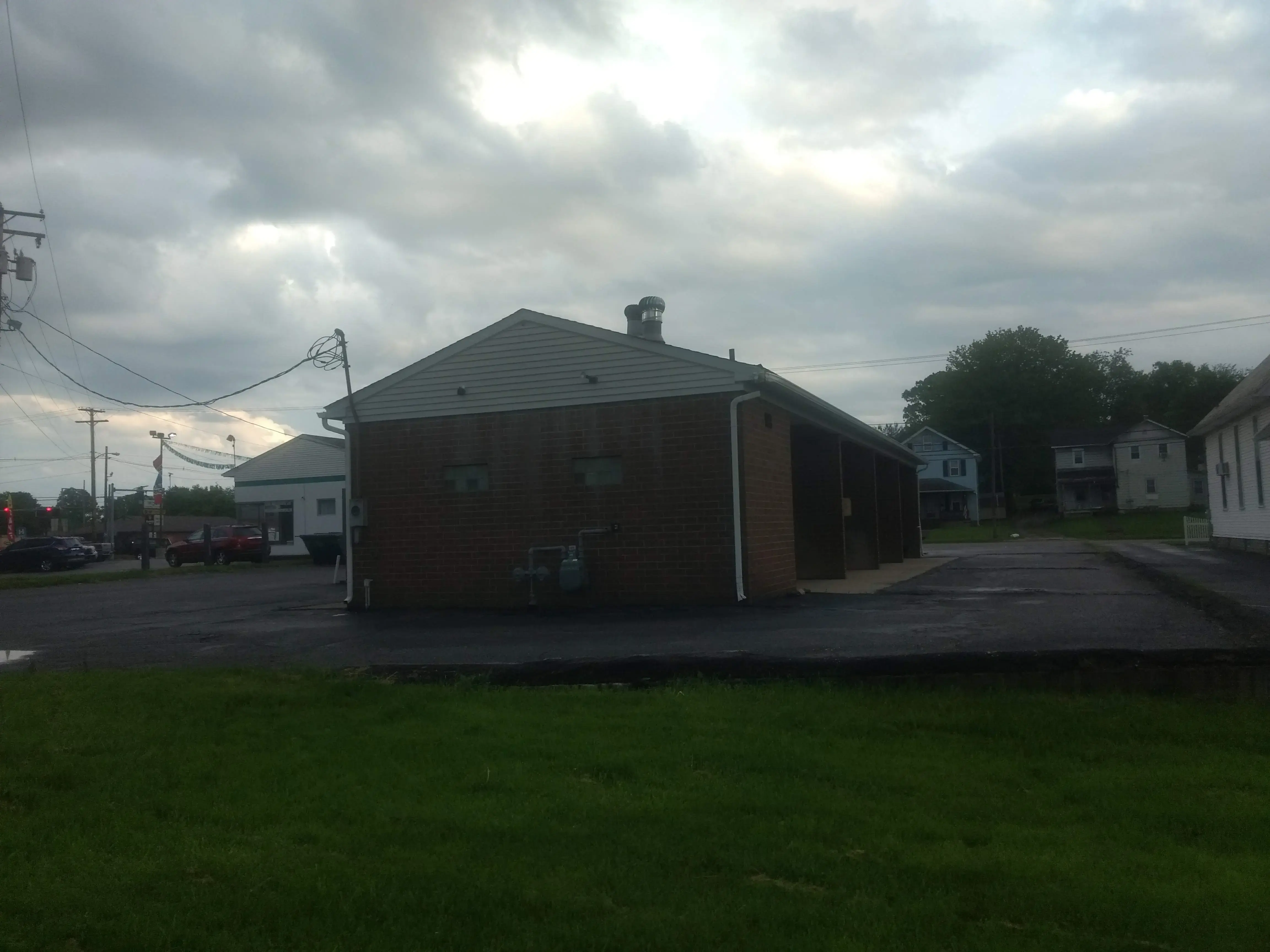 Salem Laundry Room - Image 8