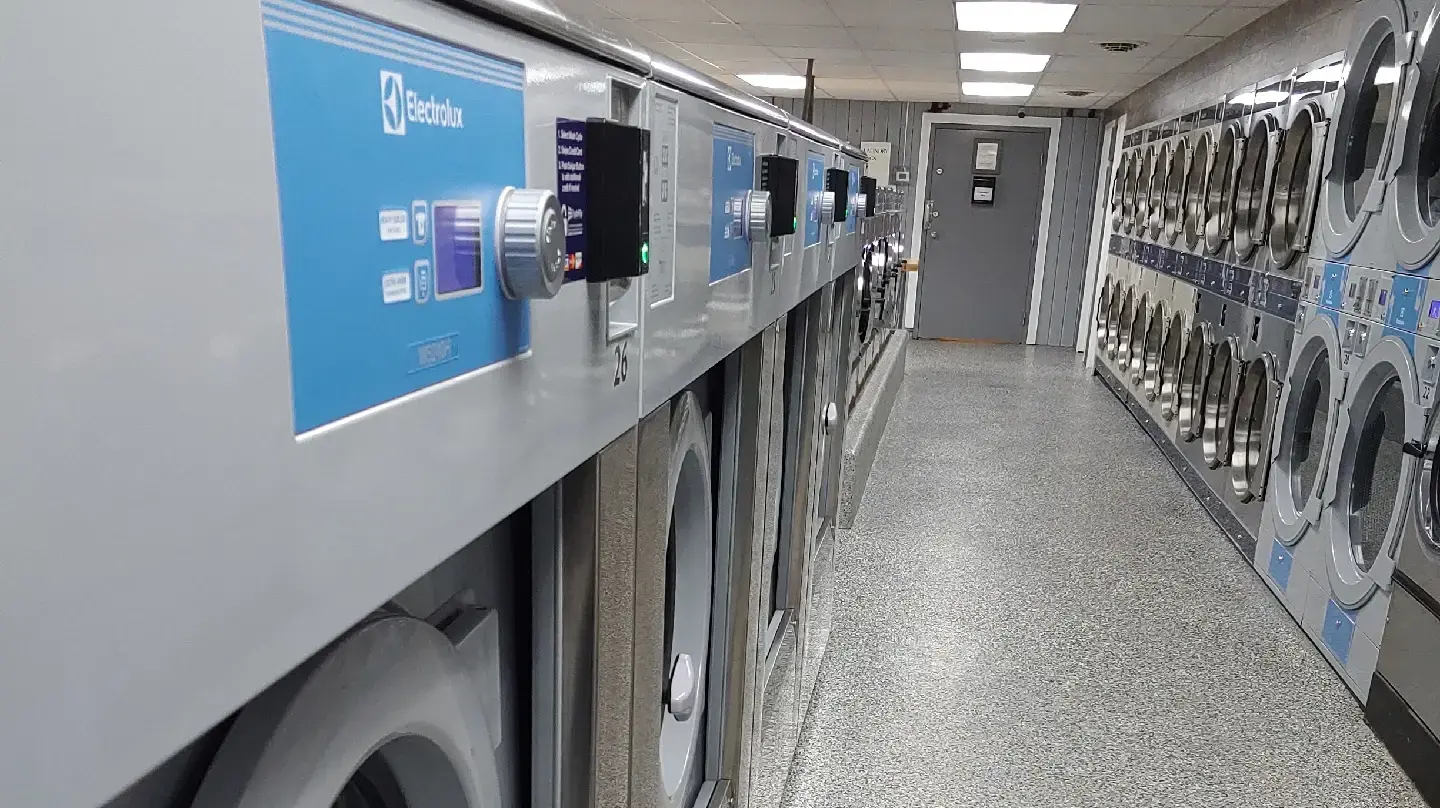 Salem Laundry Room - Image 1