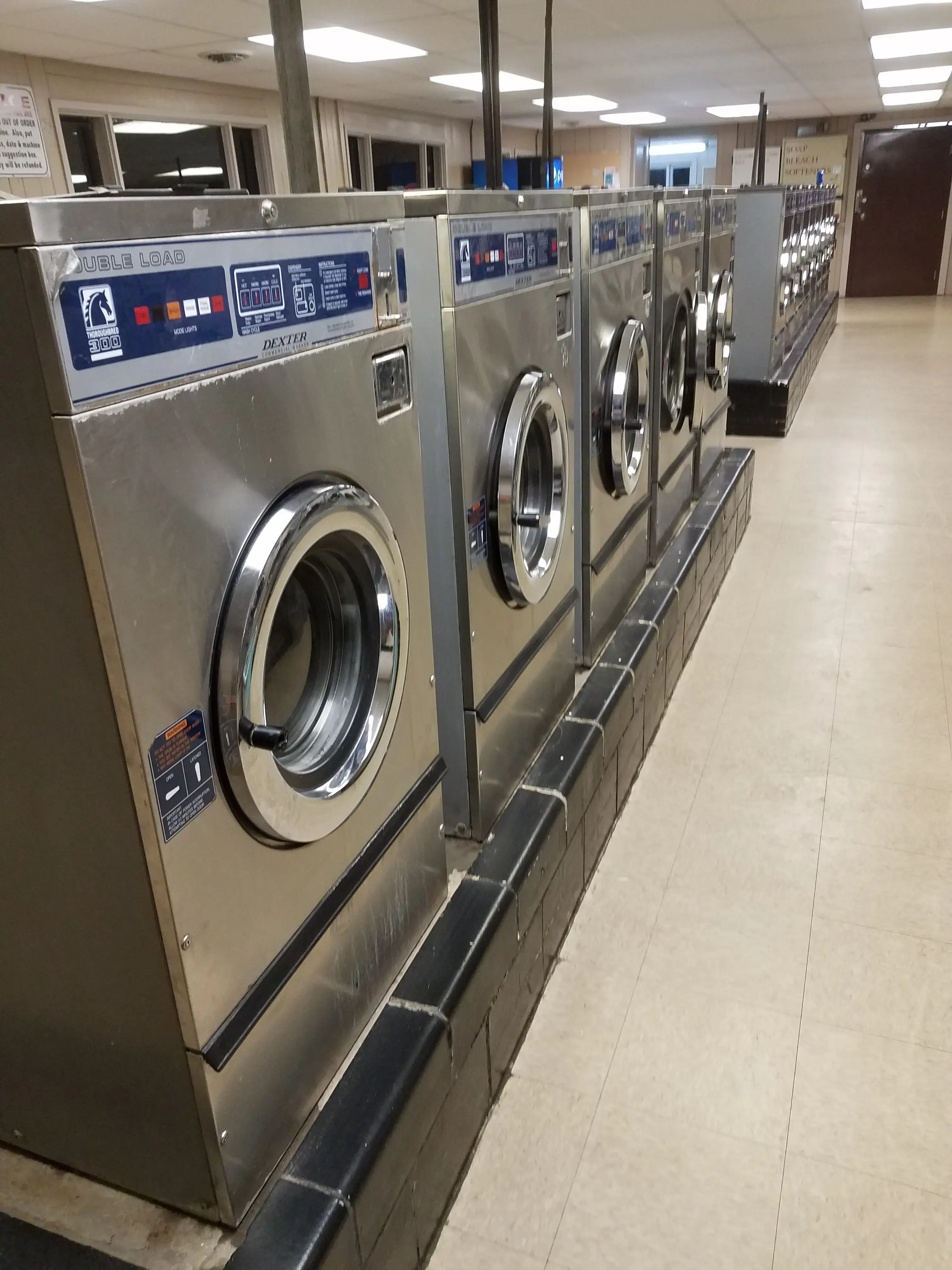 Salem Laundry Room - Image 18