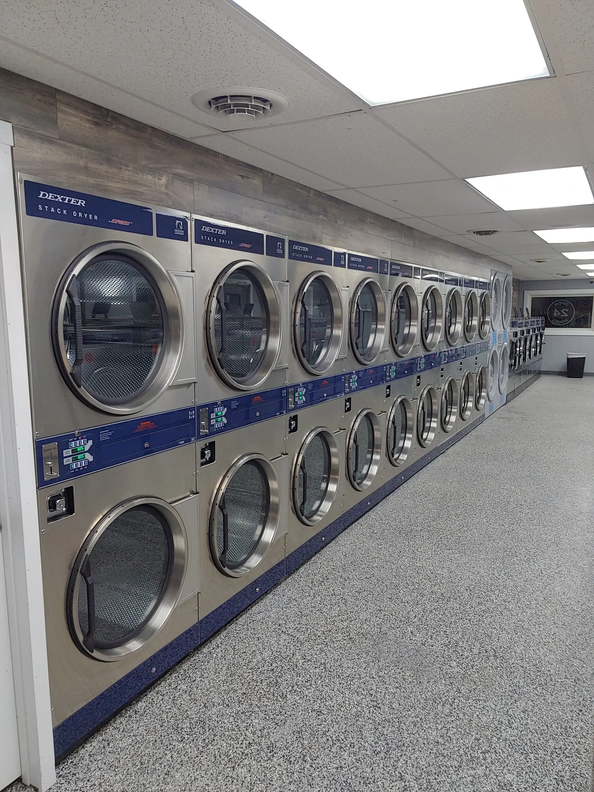 Salem Laundry Room thumbnail 2