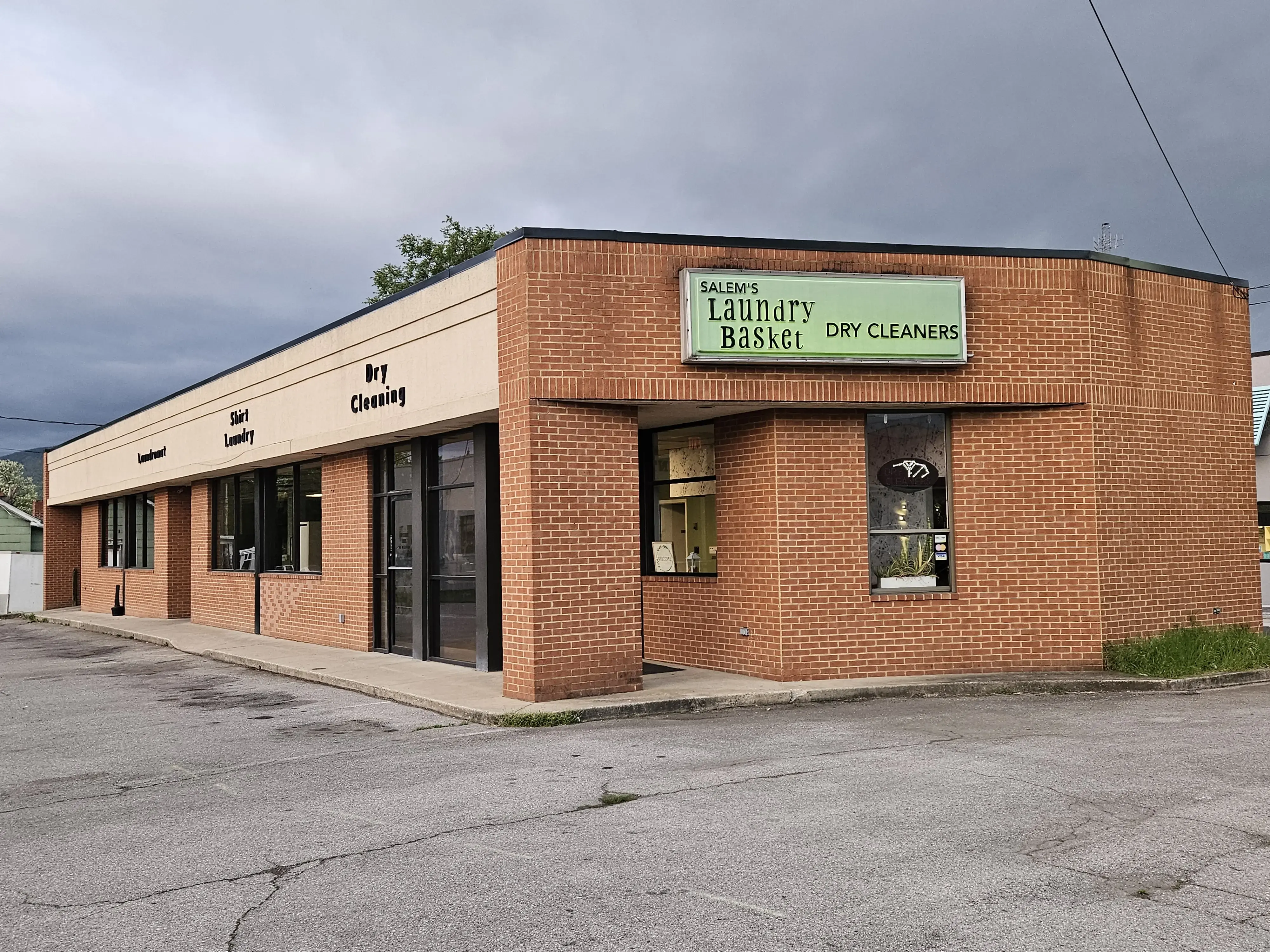 Salem's Laundry Basket & Dry Cleaners thumbnail 2