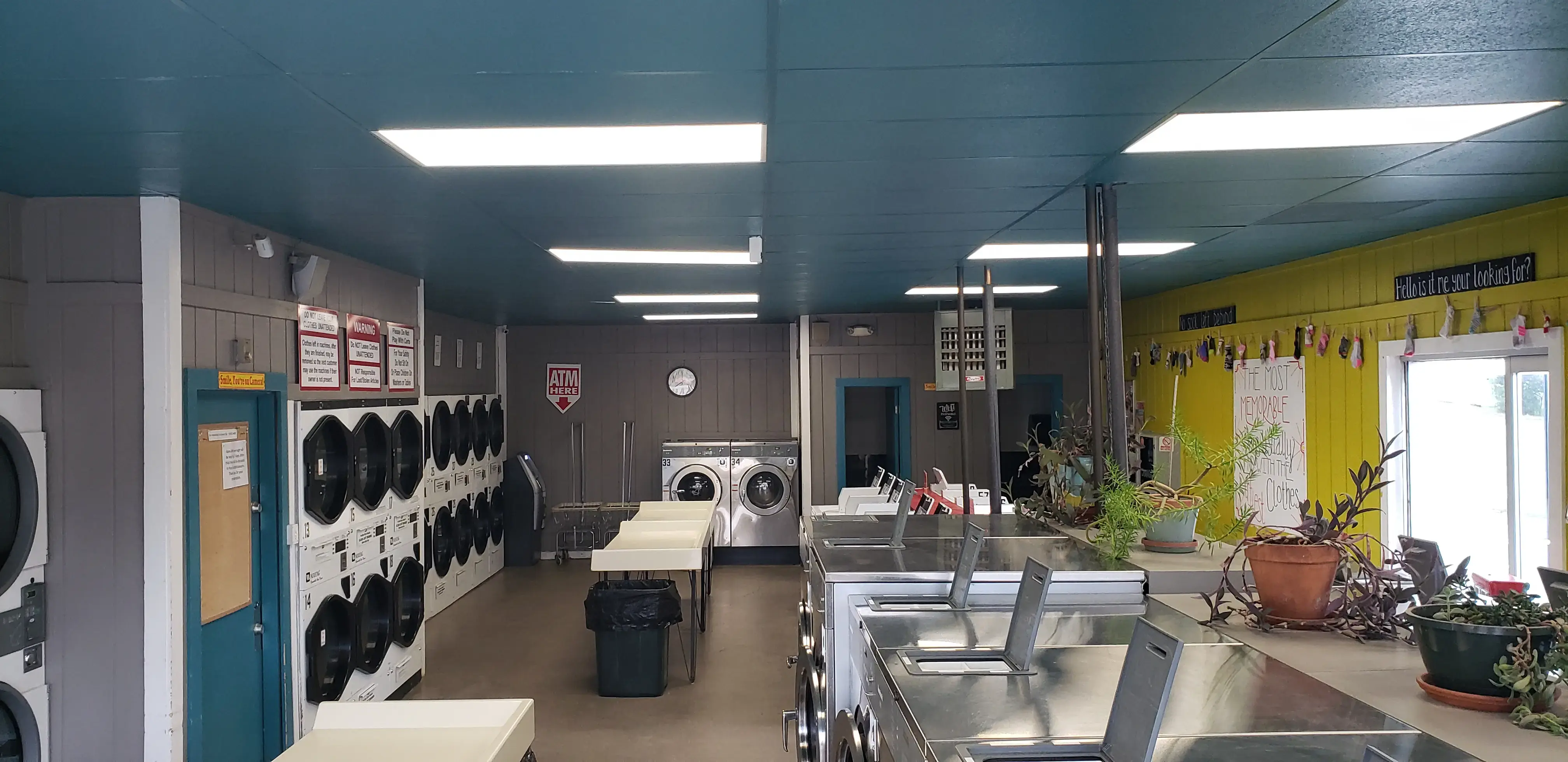 Salida Laundromat - Image 5