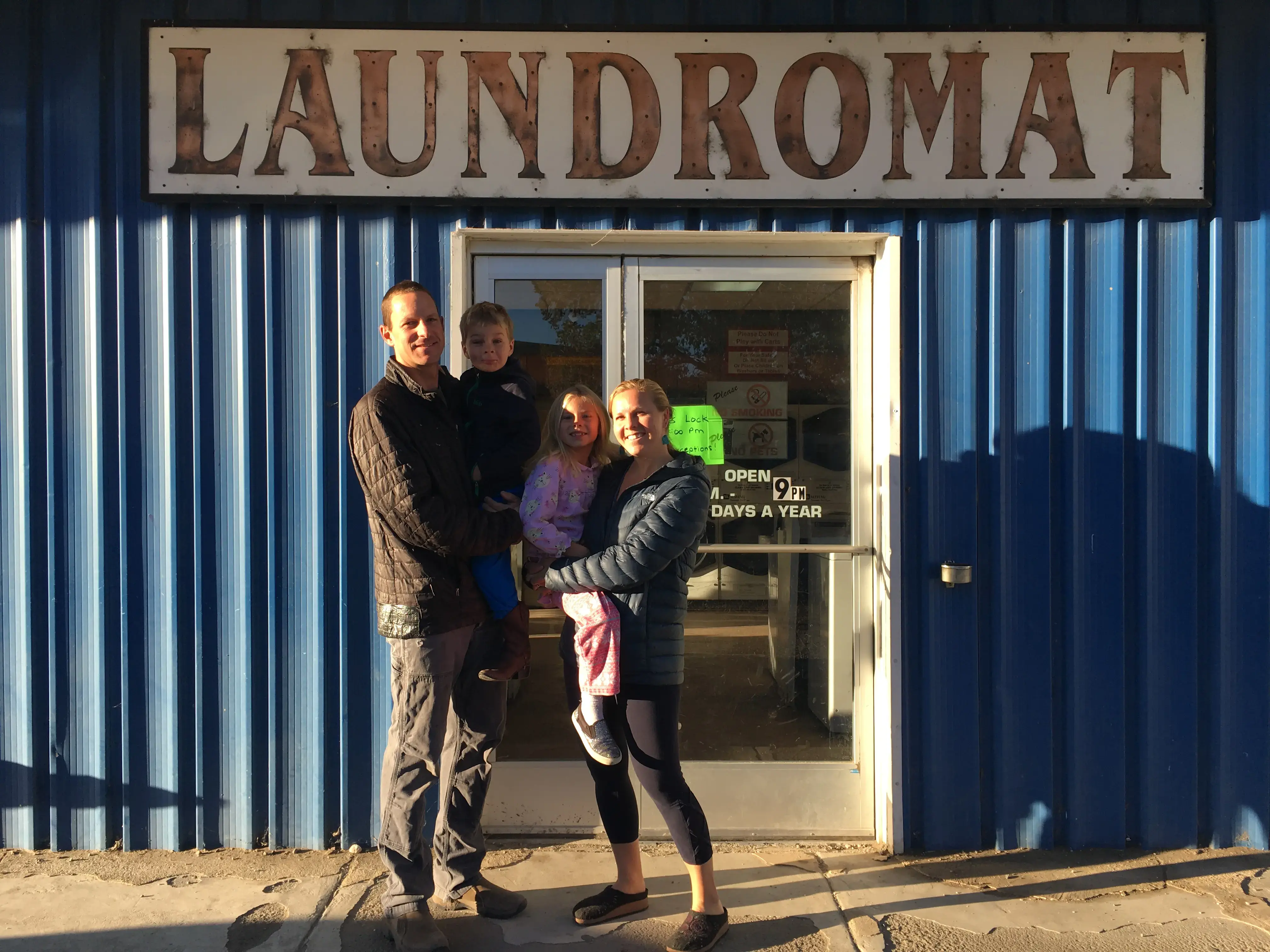Salida Laundromat thumbnail 11