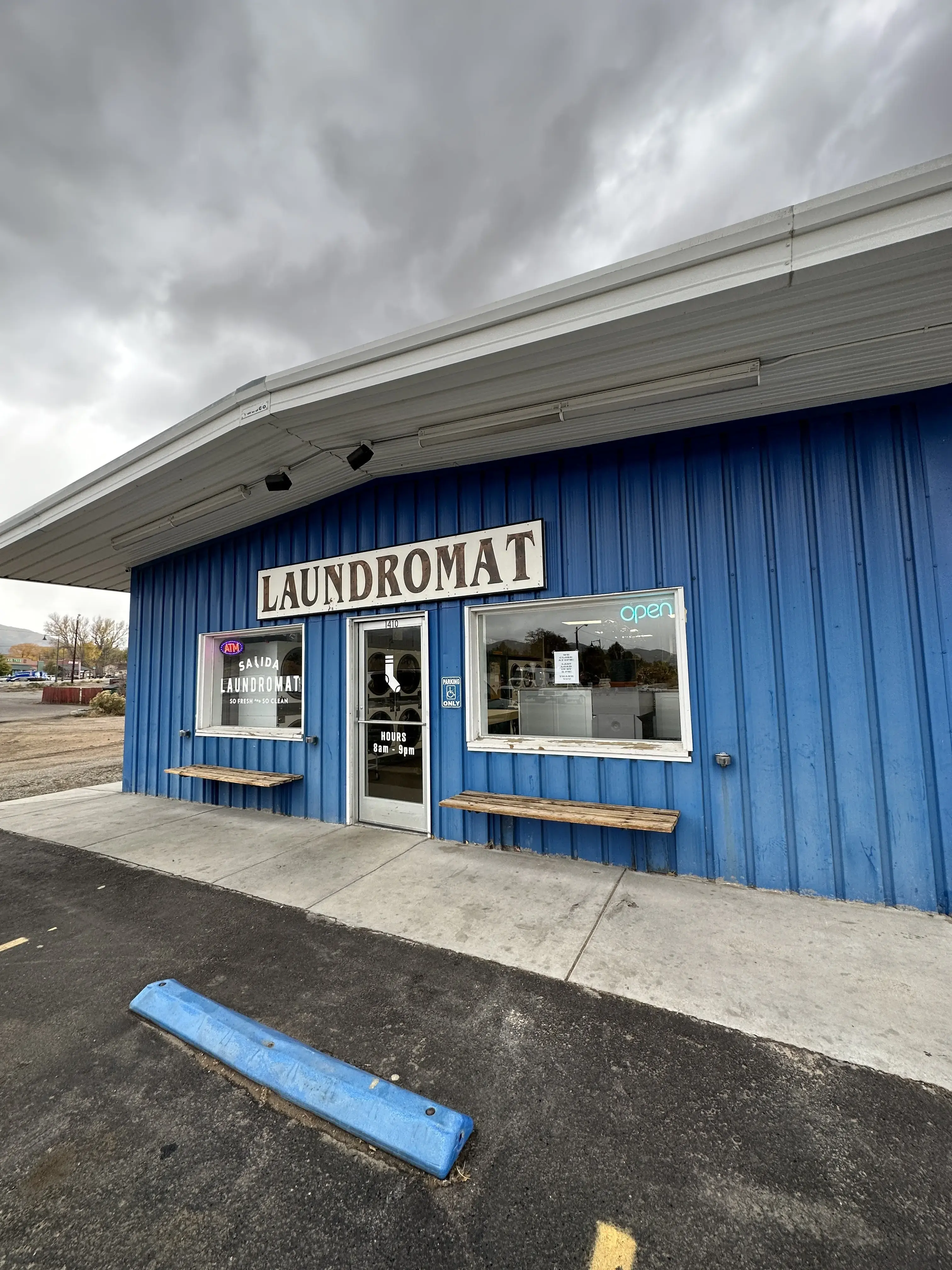 Salida Laundromat thumbnail 3