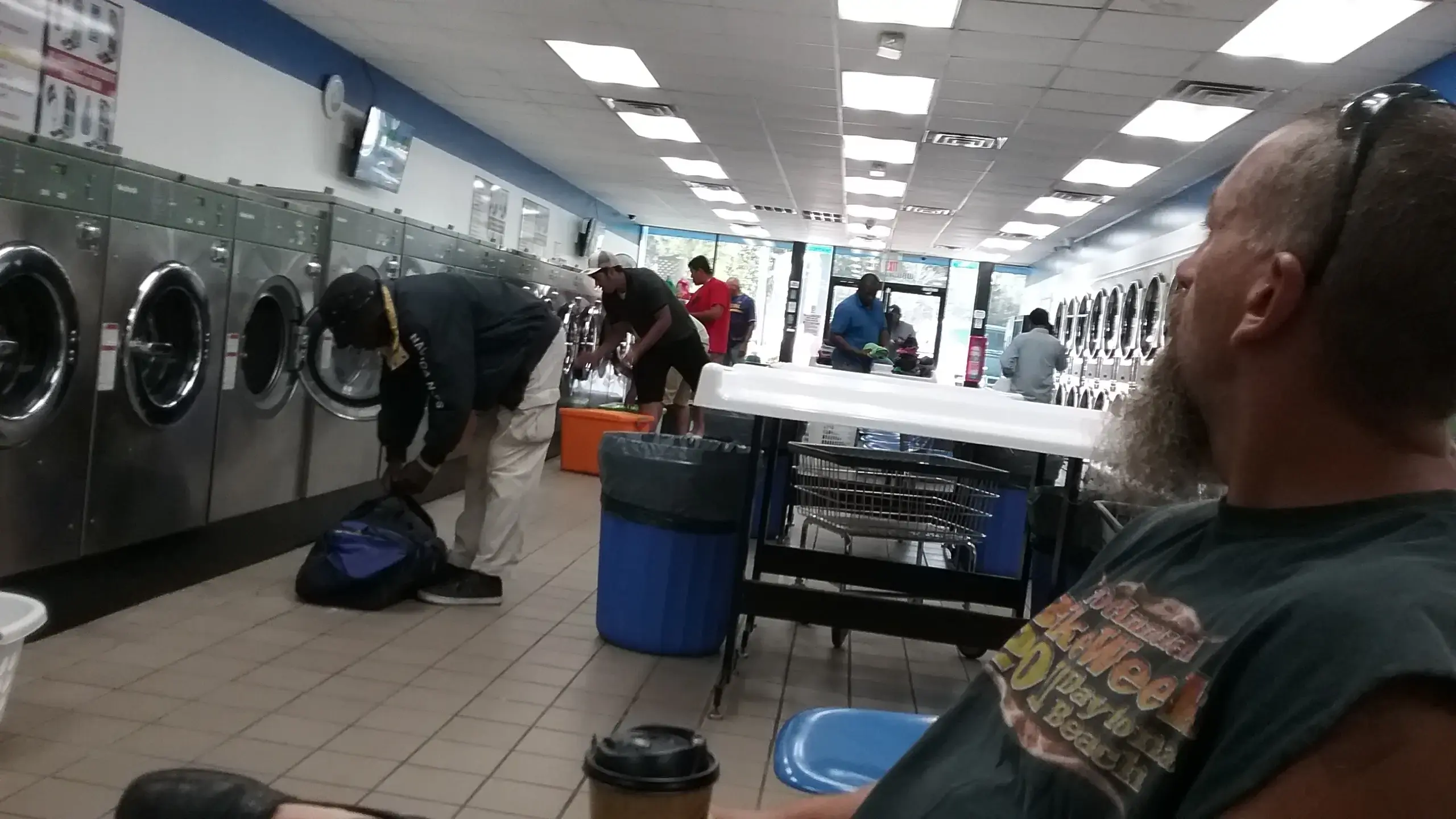 Sam's Laundromat - Coin Laundry - Image 10