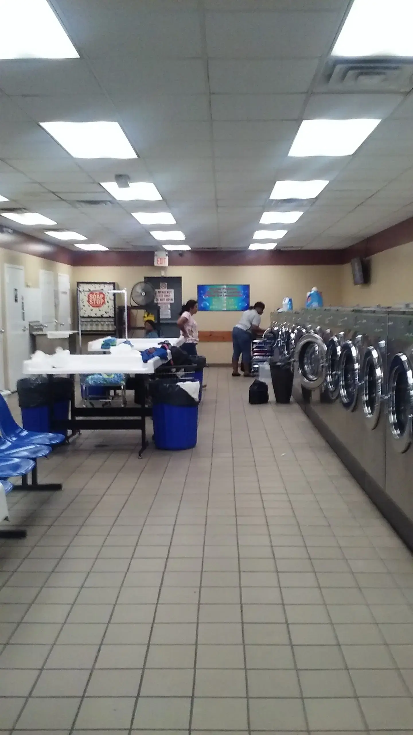 Sam's Laundromat - Coin Laundry - Image 13