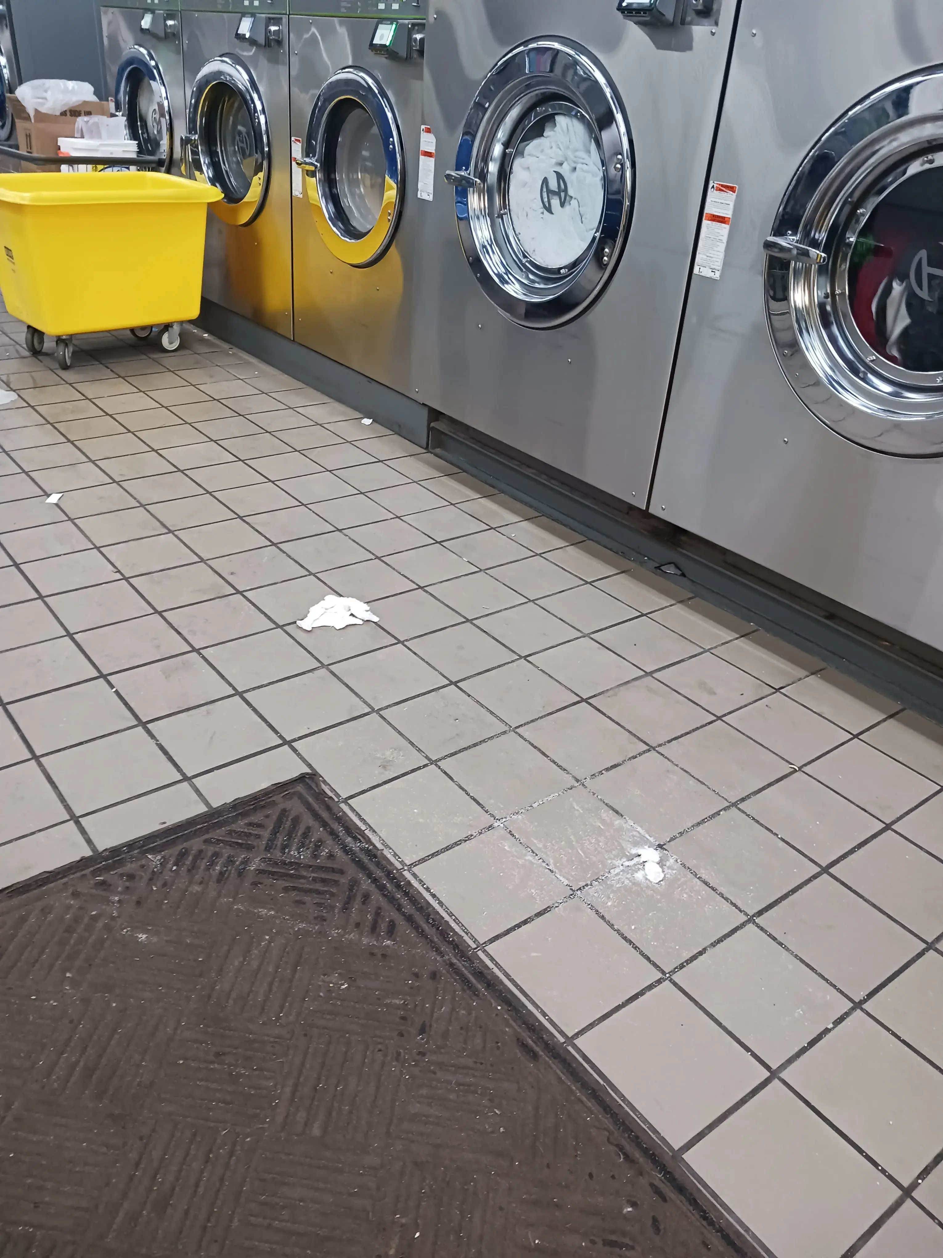 Sam's Laundromat - Coin Laundry thumbnail 2