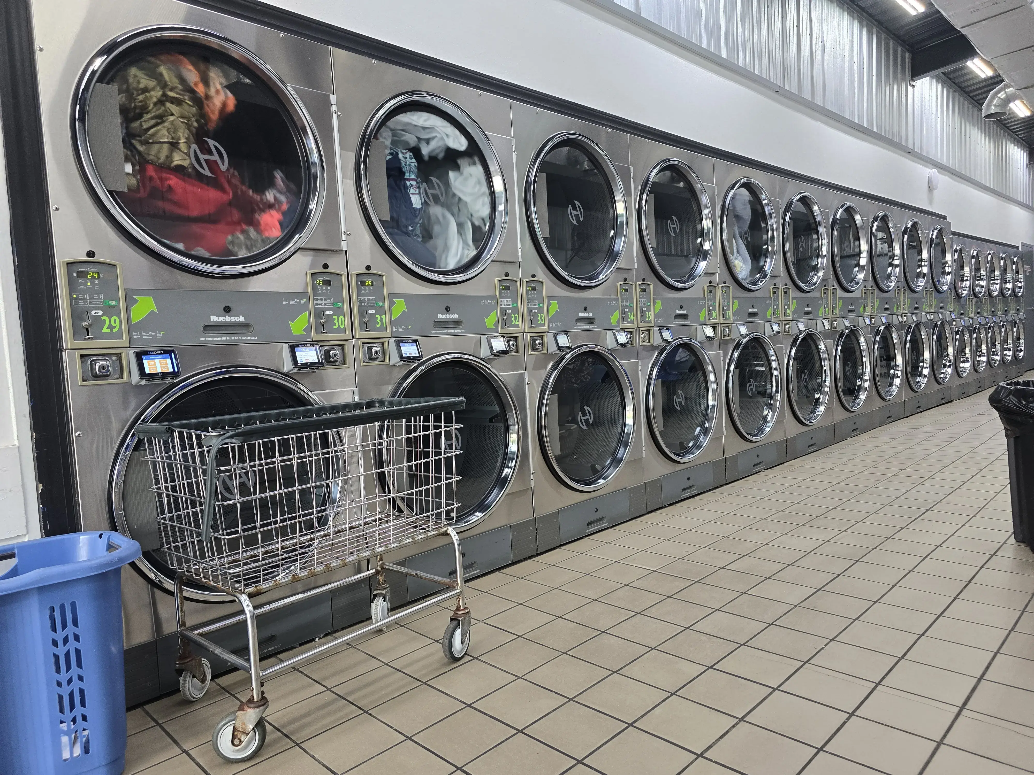 Sam's Laundromat - Coin Laundry thumbnail 3