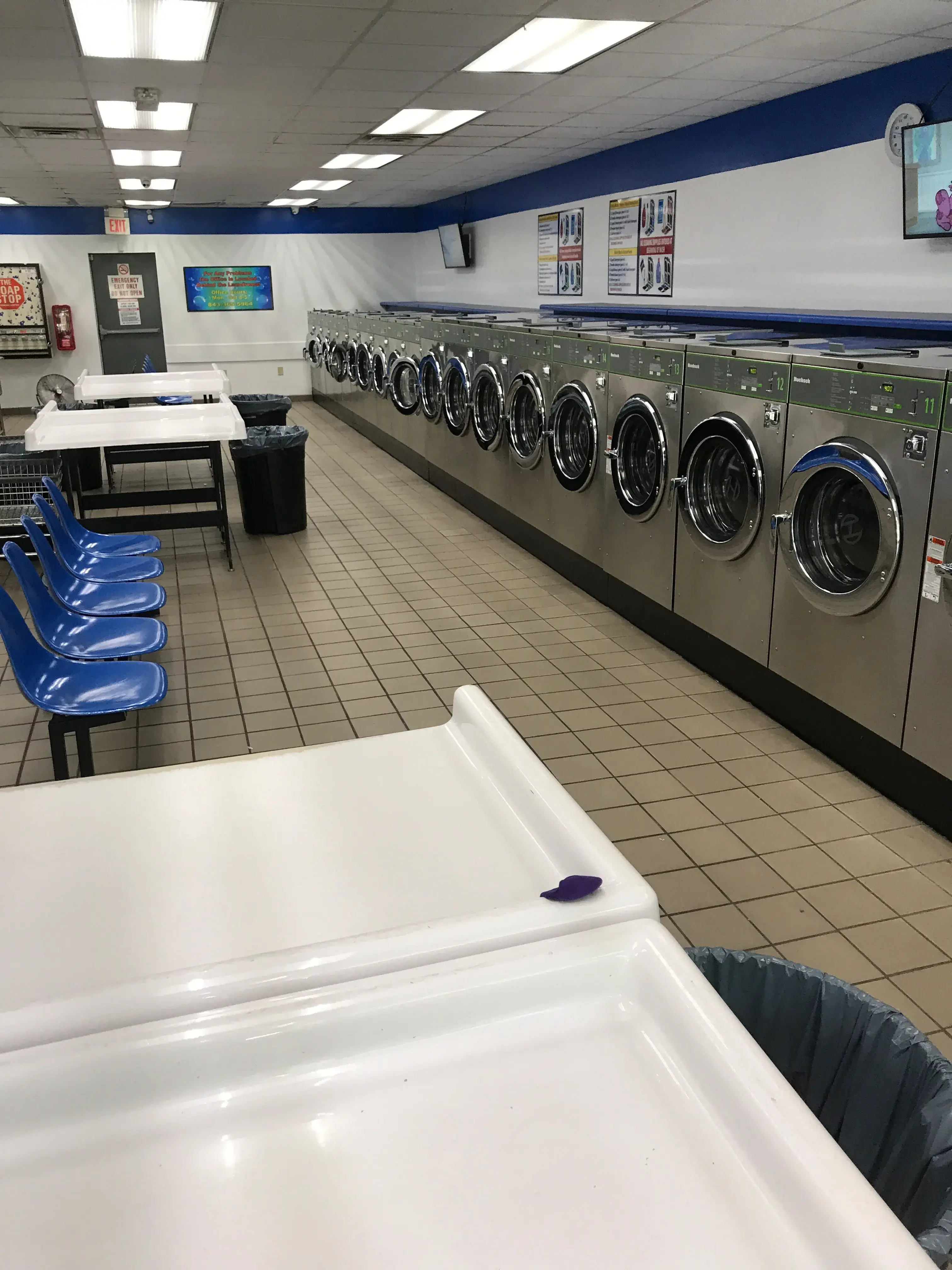 Sam's Laundromat - Coin Laundry - Image 17