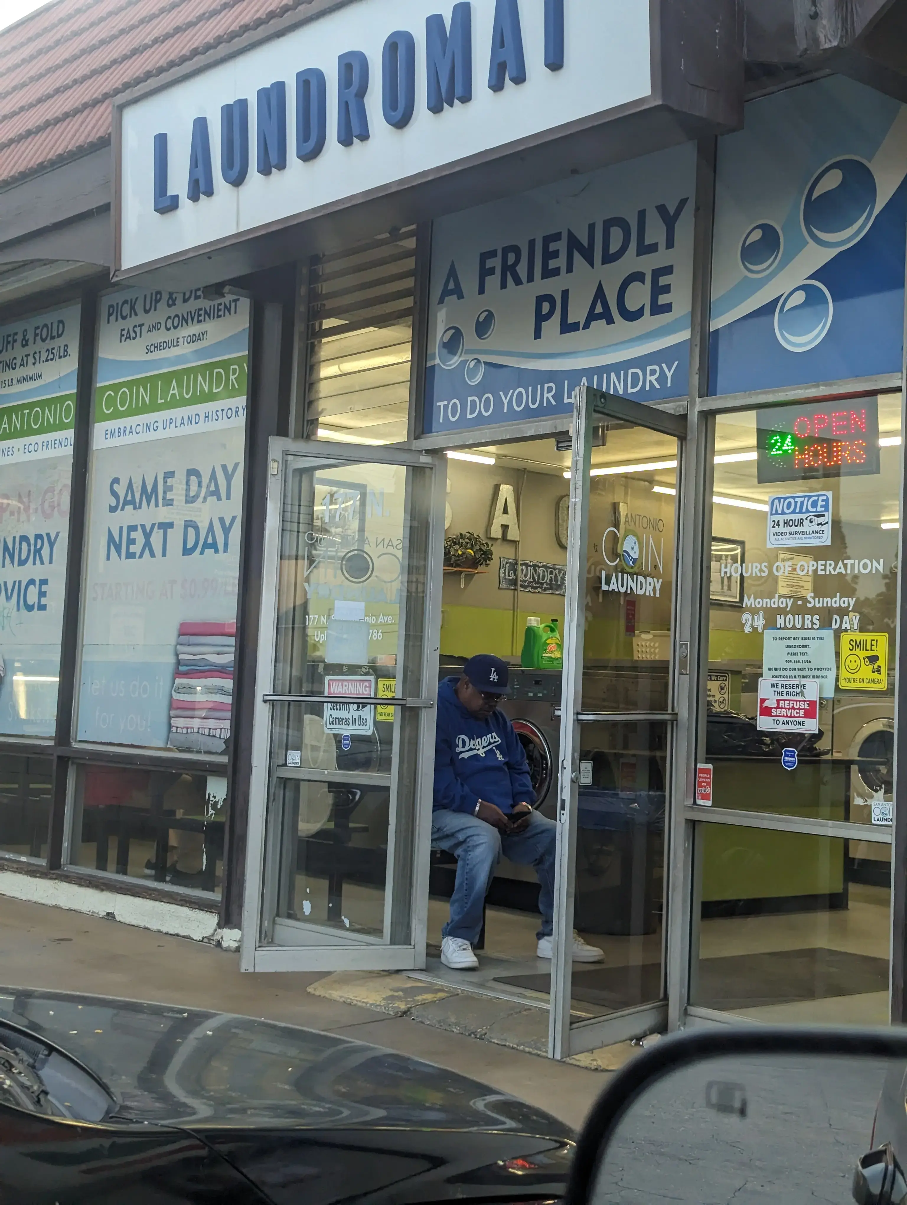 San Antonio Coin Laundry - Image 6