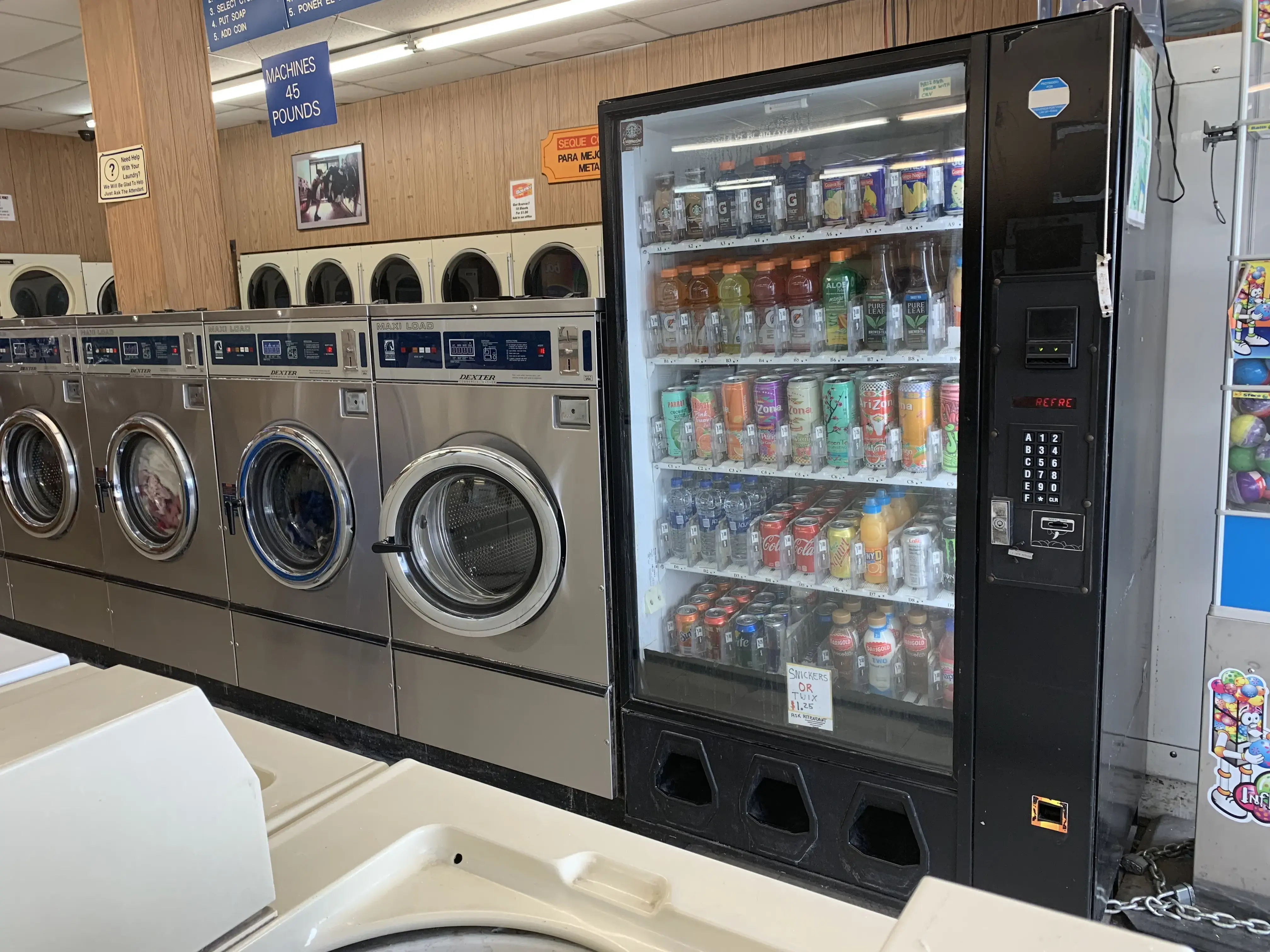 San Fernando Majers Coin Laundry - Image 15