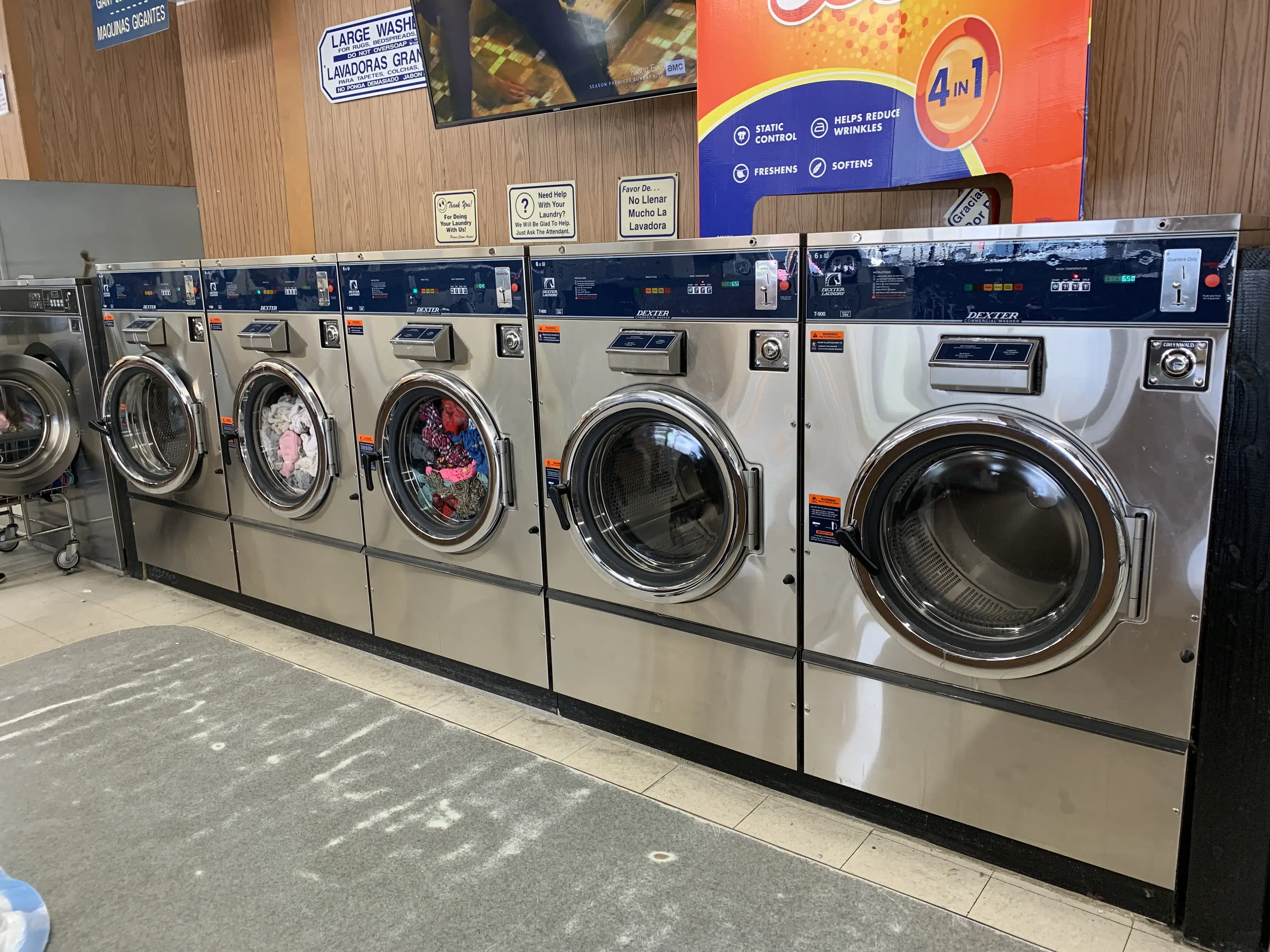 San Fernando Majers Coin Laundry thumbnail 16