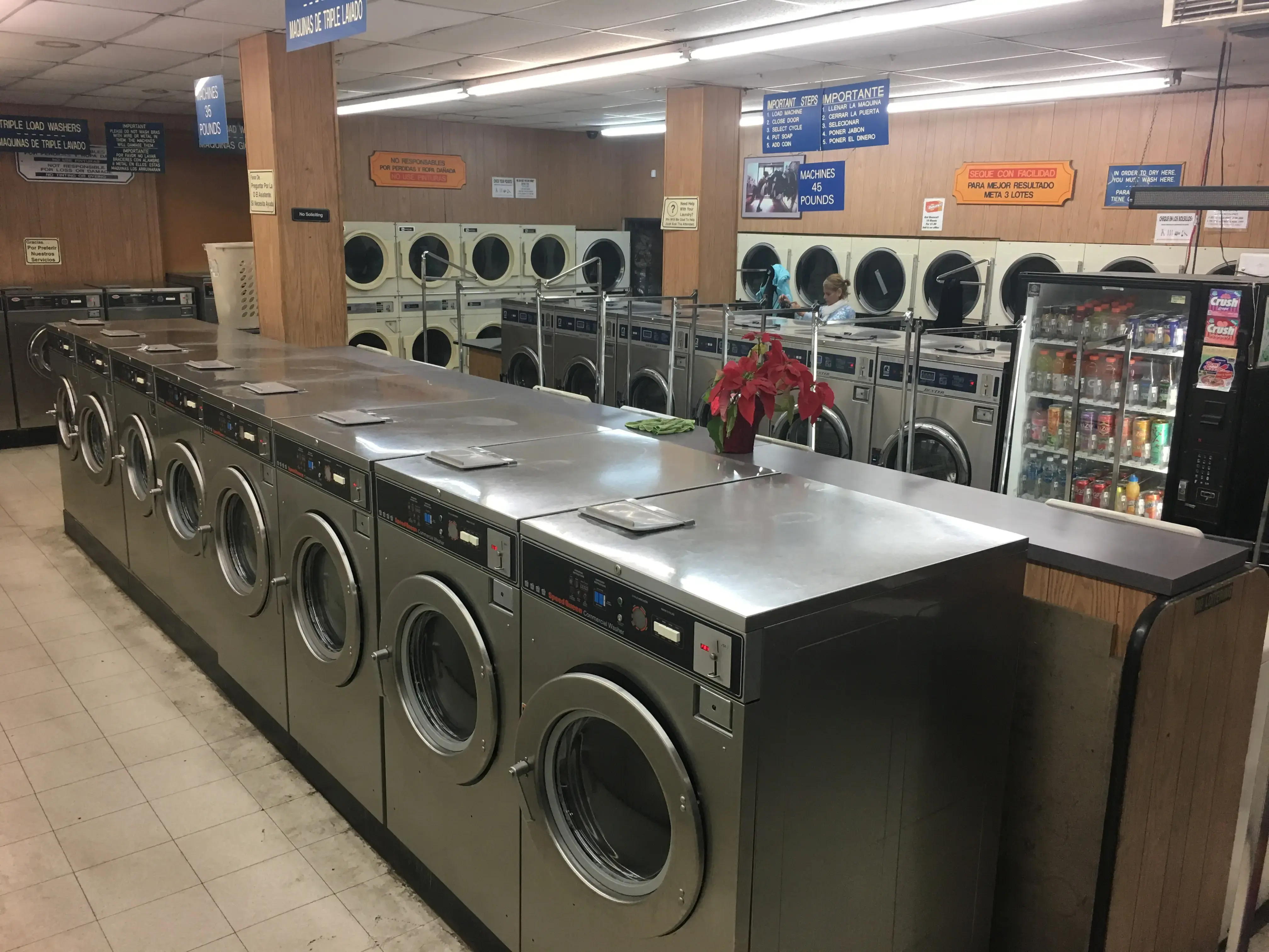 San Fernando Majers Coin Laundry thumbnail 19