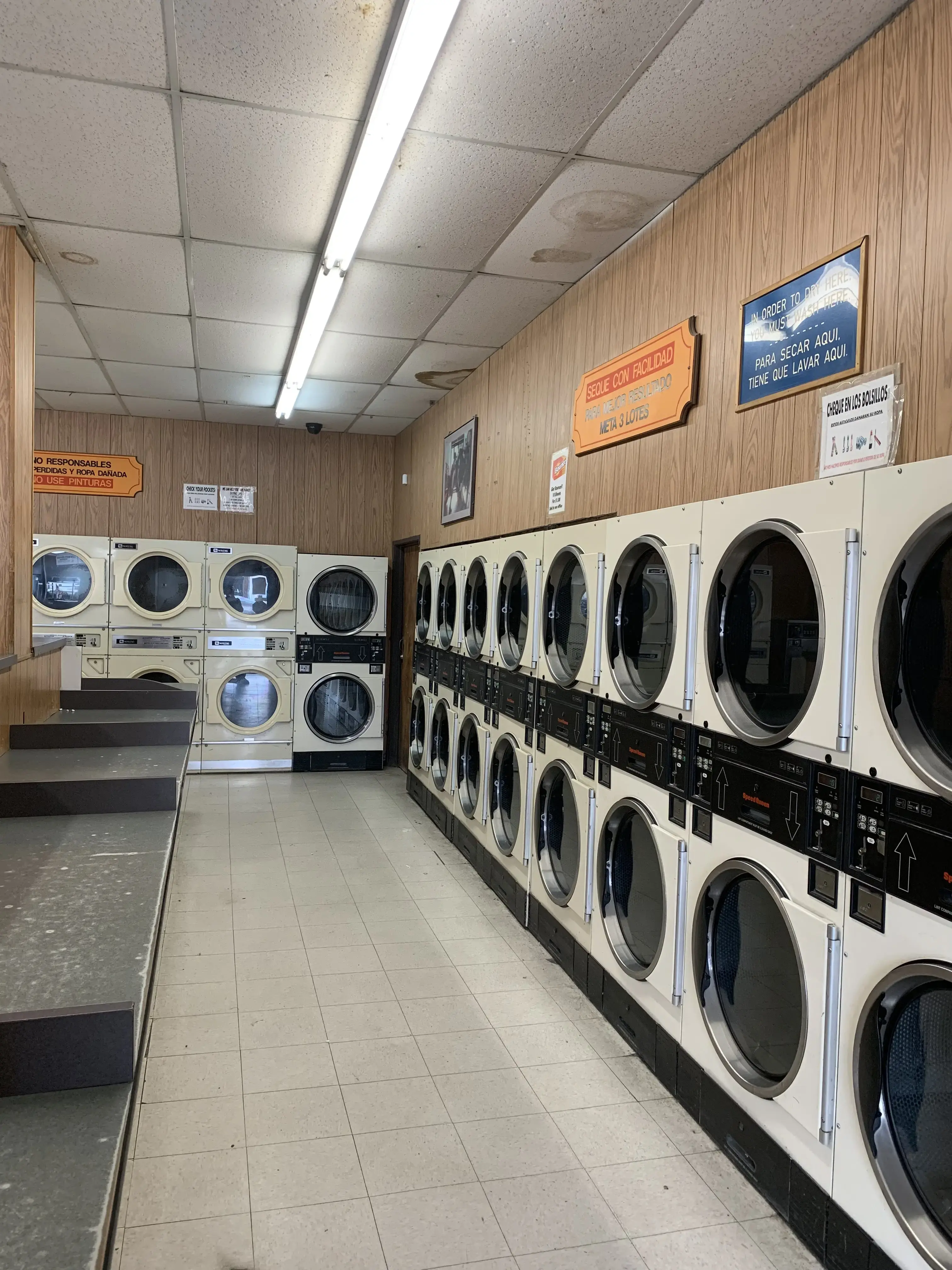 San Fernando Majers Coin Laundry thumbnail 14