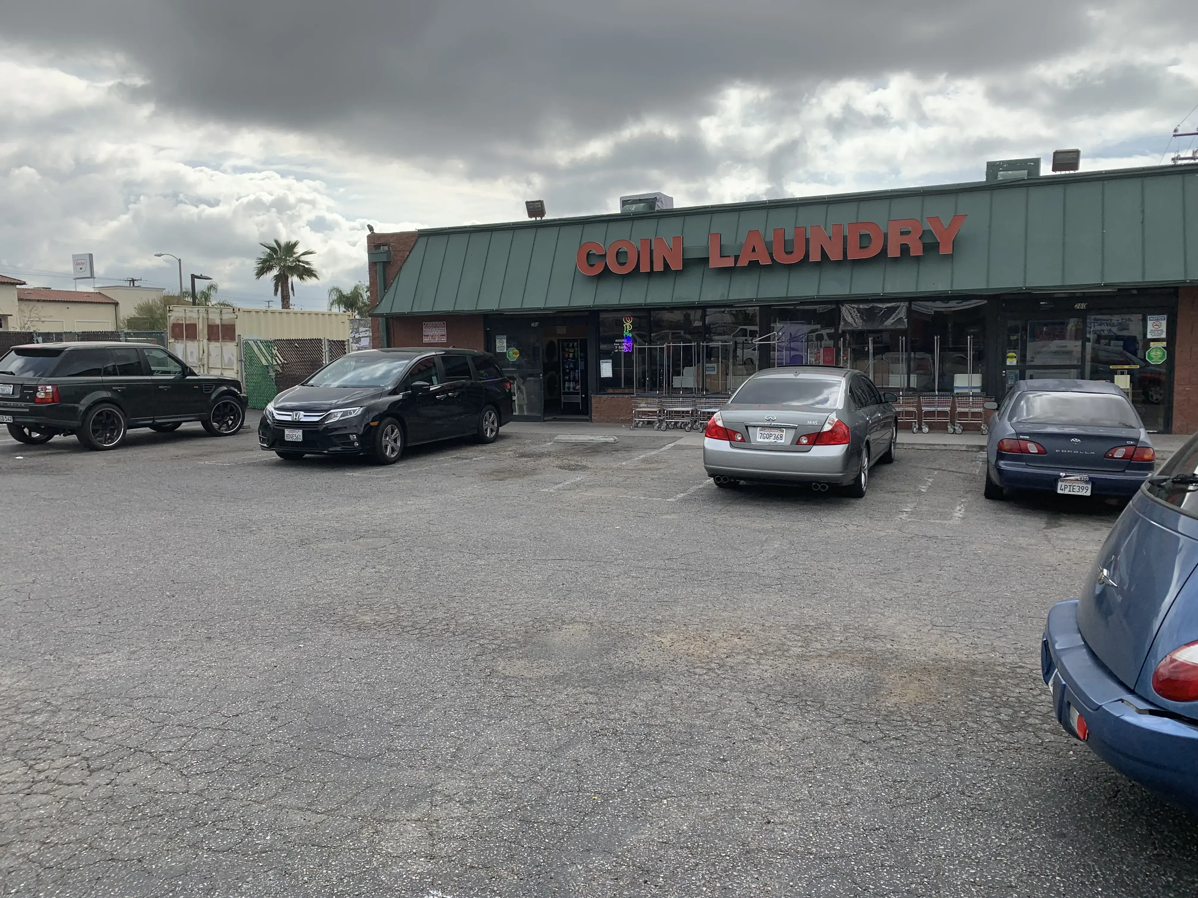 San Fernando Majers Coin Laundry thumbnail 3