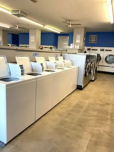 San Jacinto Family Laundry thumbnail 10