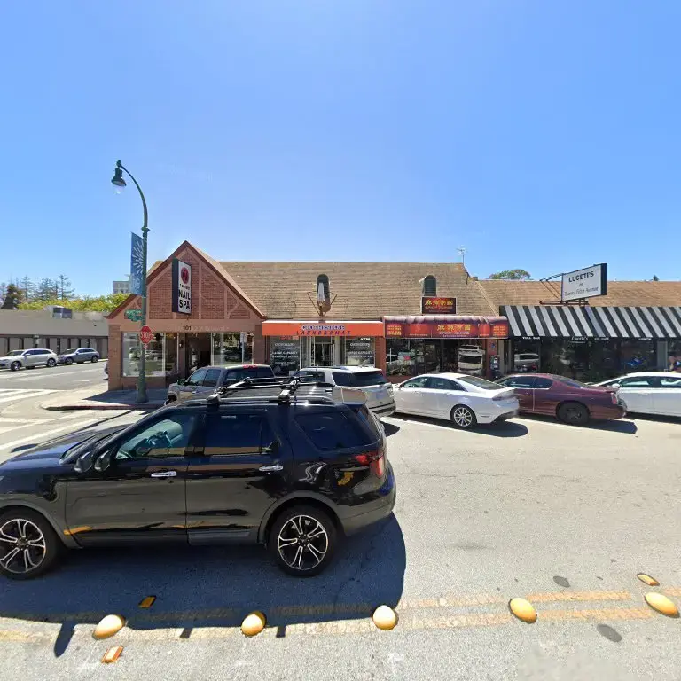 San Mateo Clothesline Laundromat - Image 17