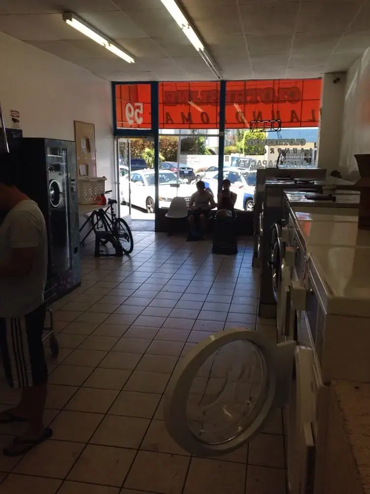 San Mateo Clothesline Laundromat thumbnail 6