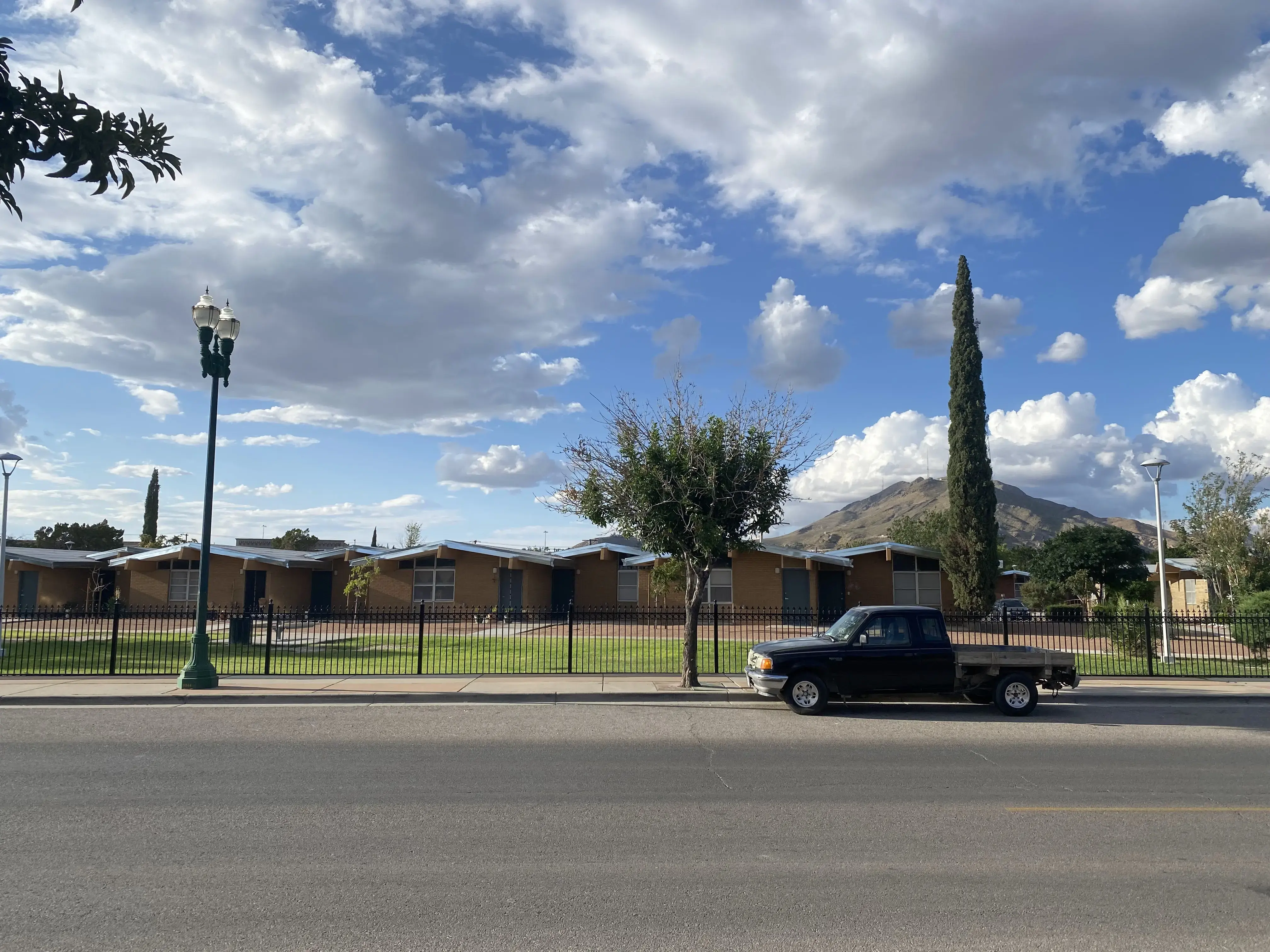 San Vicente Laundromat thumbnail 5