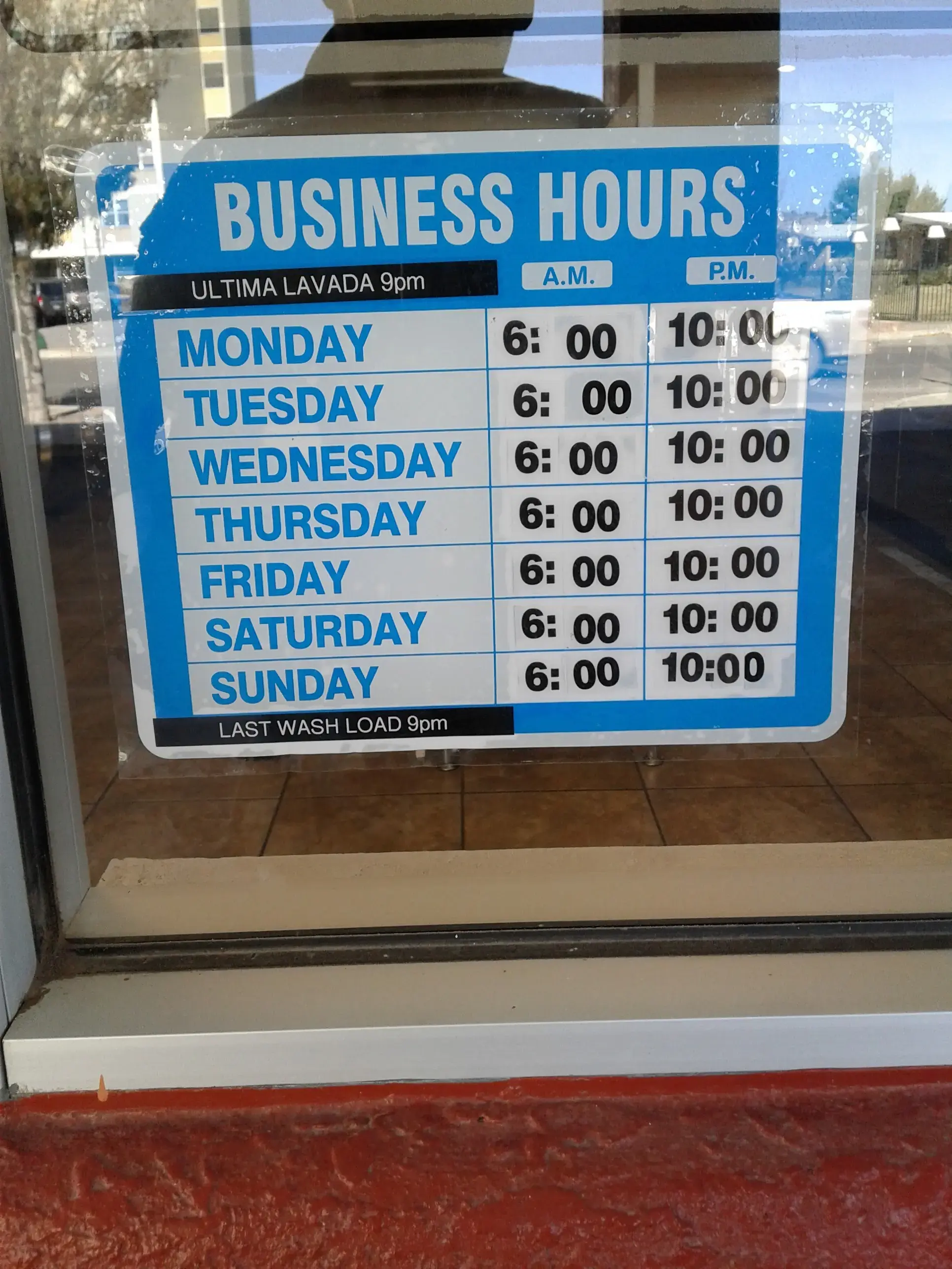San Vicente Laundromat - Image 18