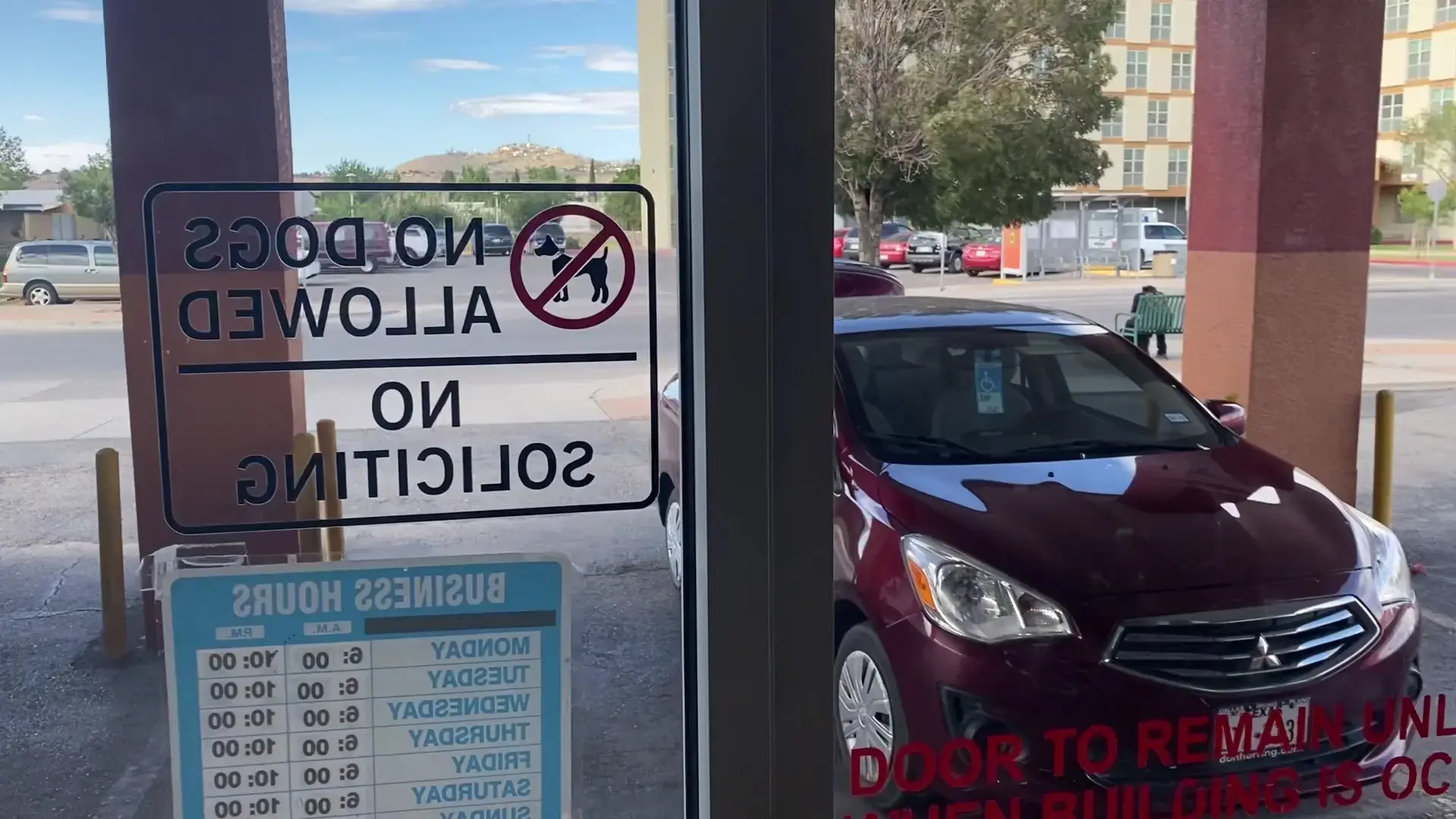 San Vicente Laundromat thumbnail 2
