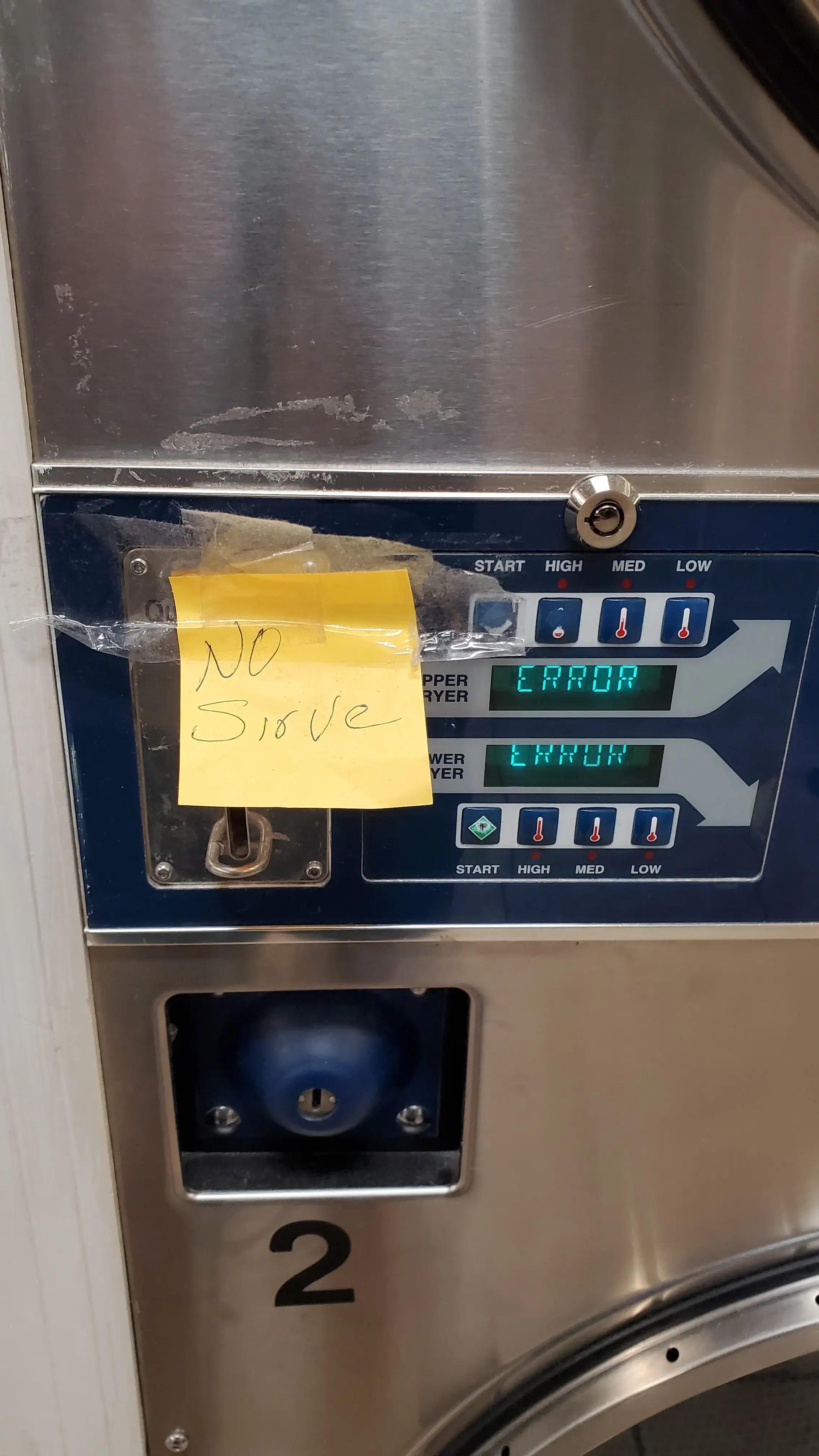San Vicente Laundromat - Image 15