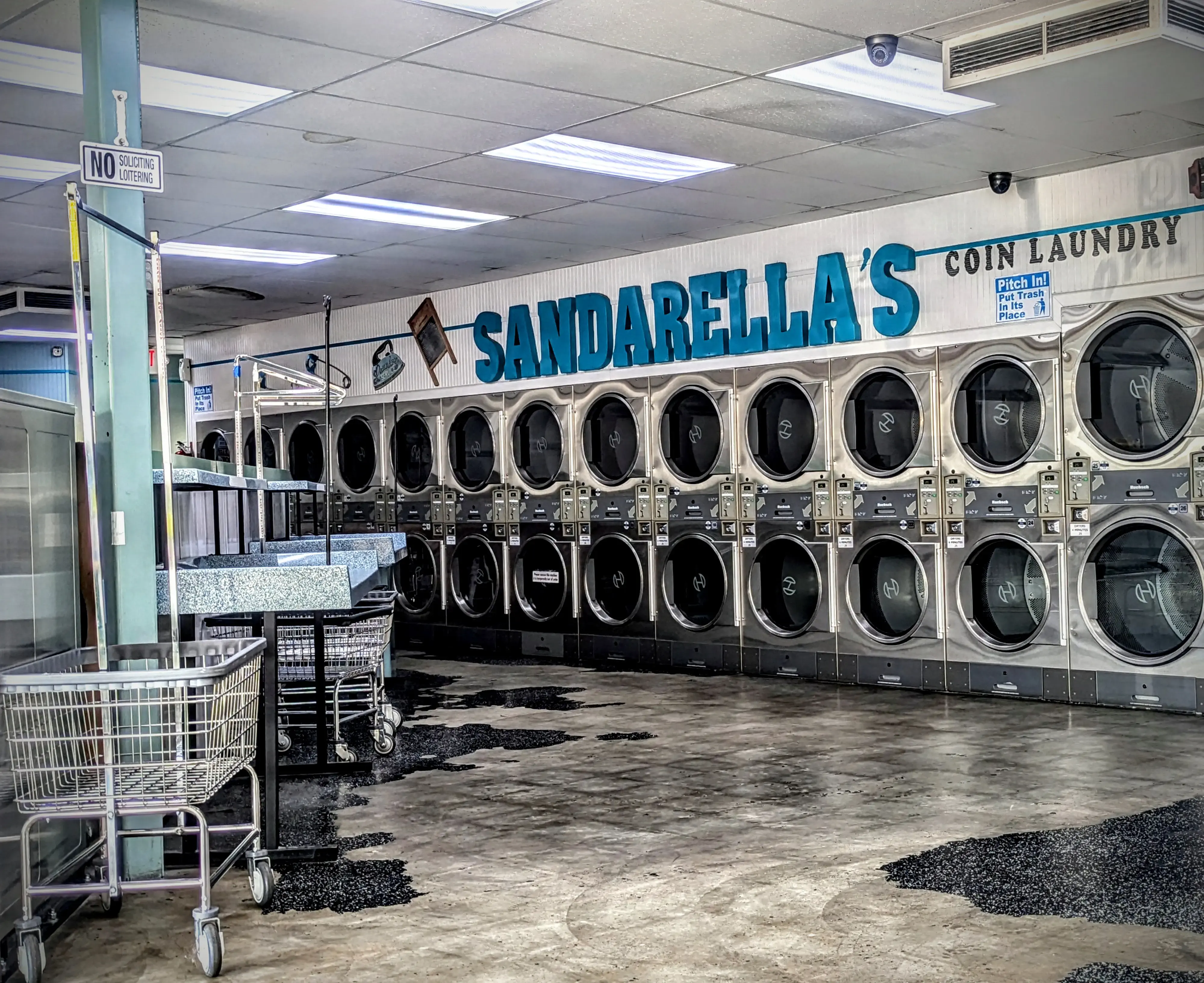 Sandarellas Coin Laundry thumbnail 1