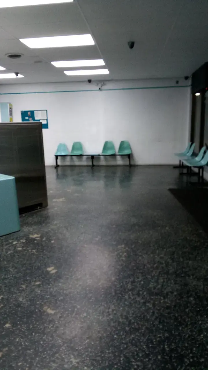 Sandarellas Coin Laundry - Image 17