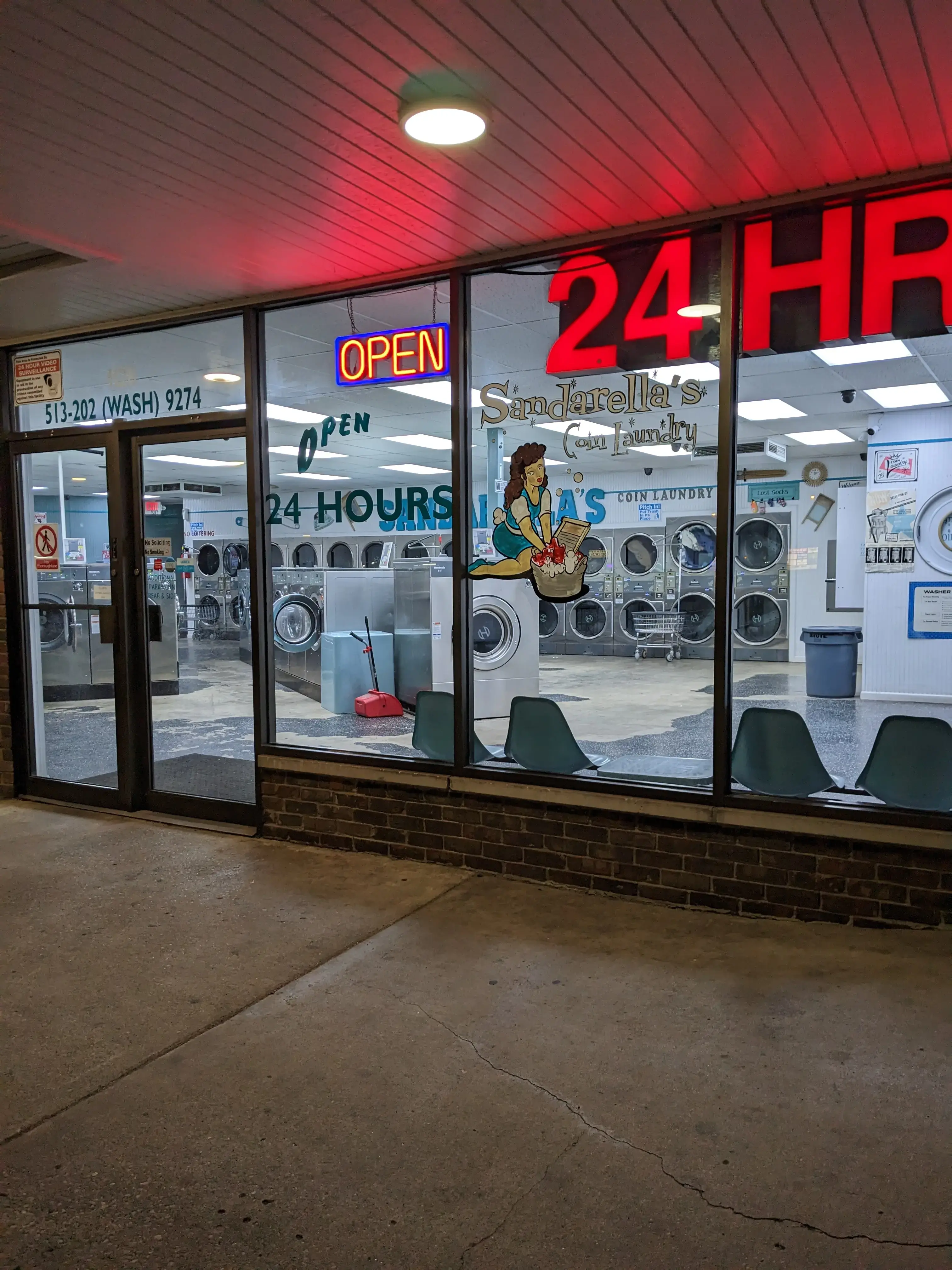 Sandarellas Coin Laundry thumbnail 3