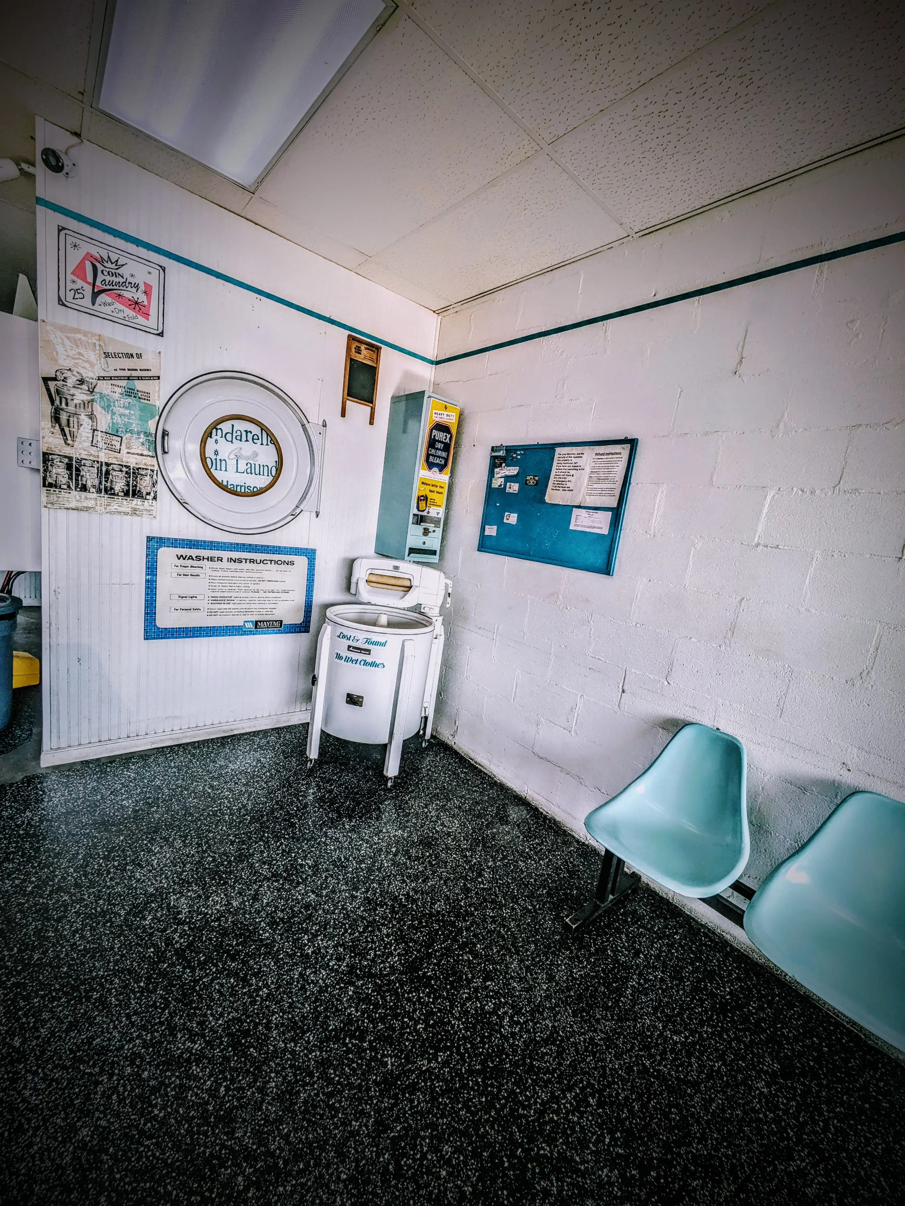 Sandarellas Coin Laundry thumbnail 2