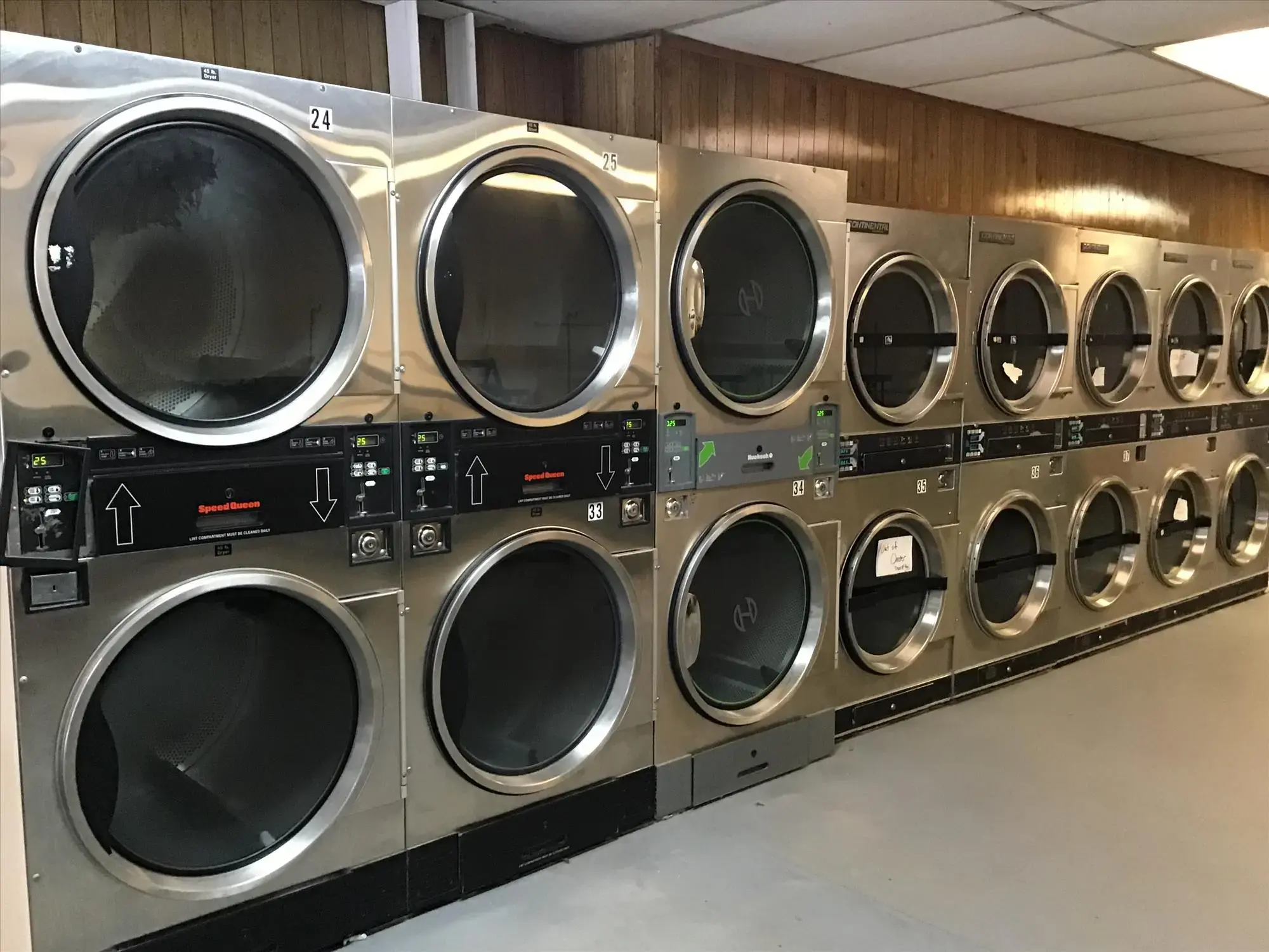 Sandfly Laundry And Cleaners thumbnail 4