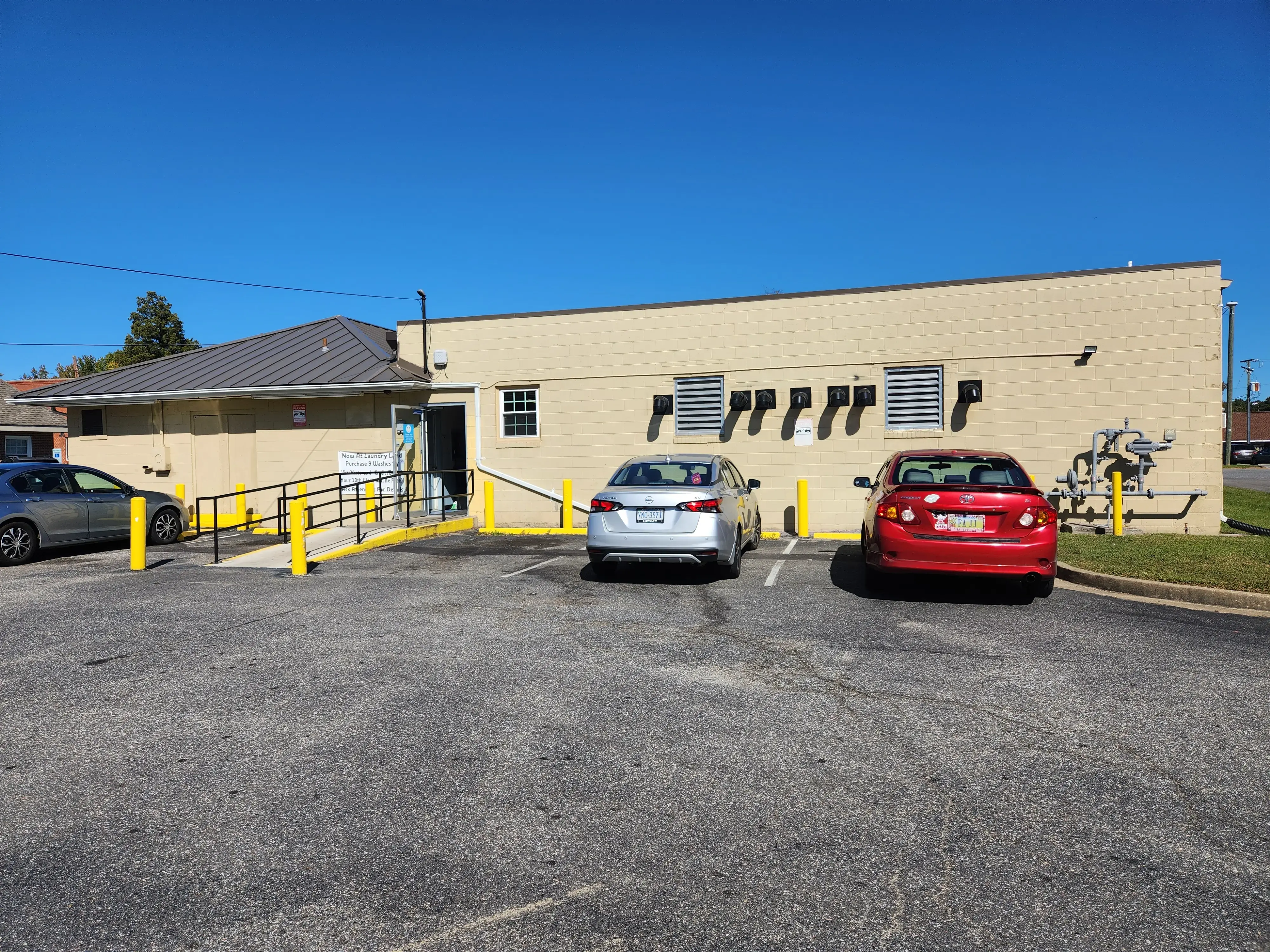 Sandston Laundry Land Laundromat - Image 2