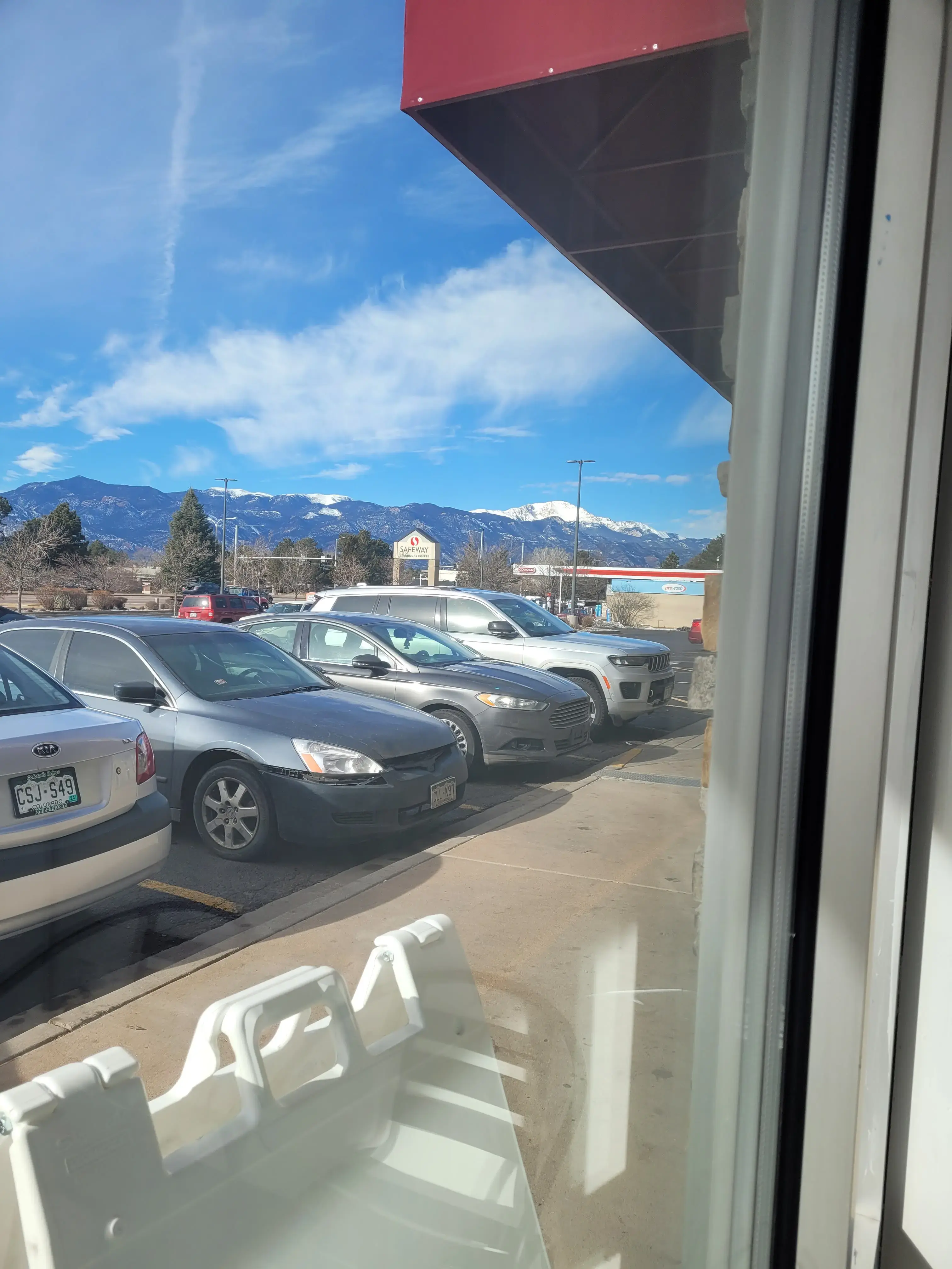 Sandy Creek Laundromat and Wash Dry Fold Laundry Service thumbnail 18