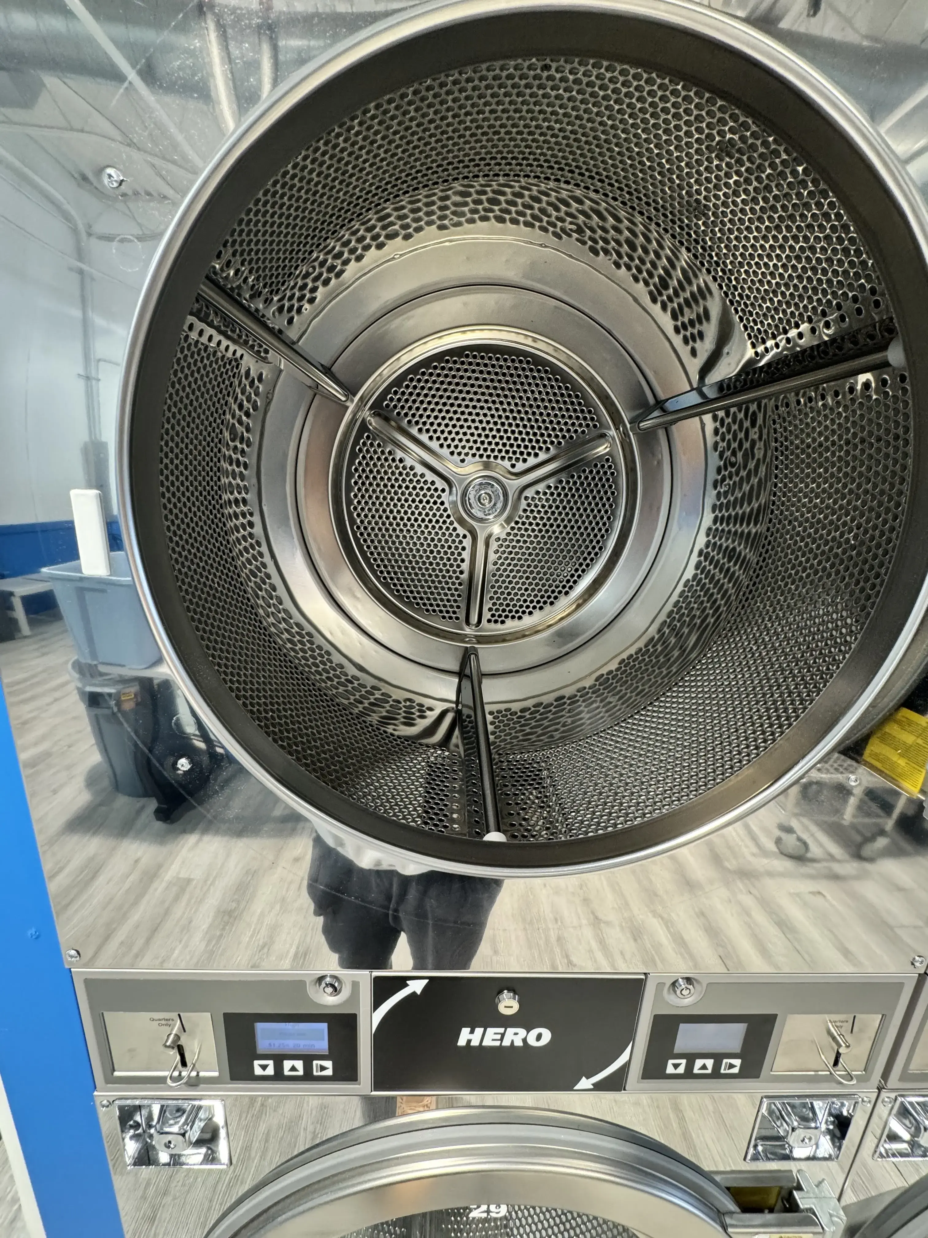 Sandy Creek Laundromat and Wash Dry Fold Laundry Service thumbnail 12