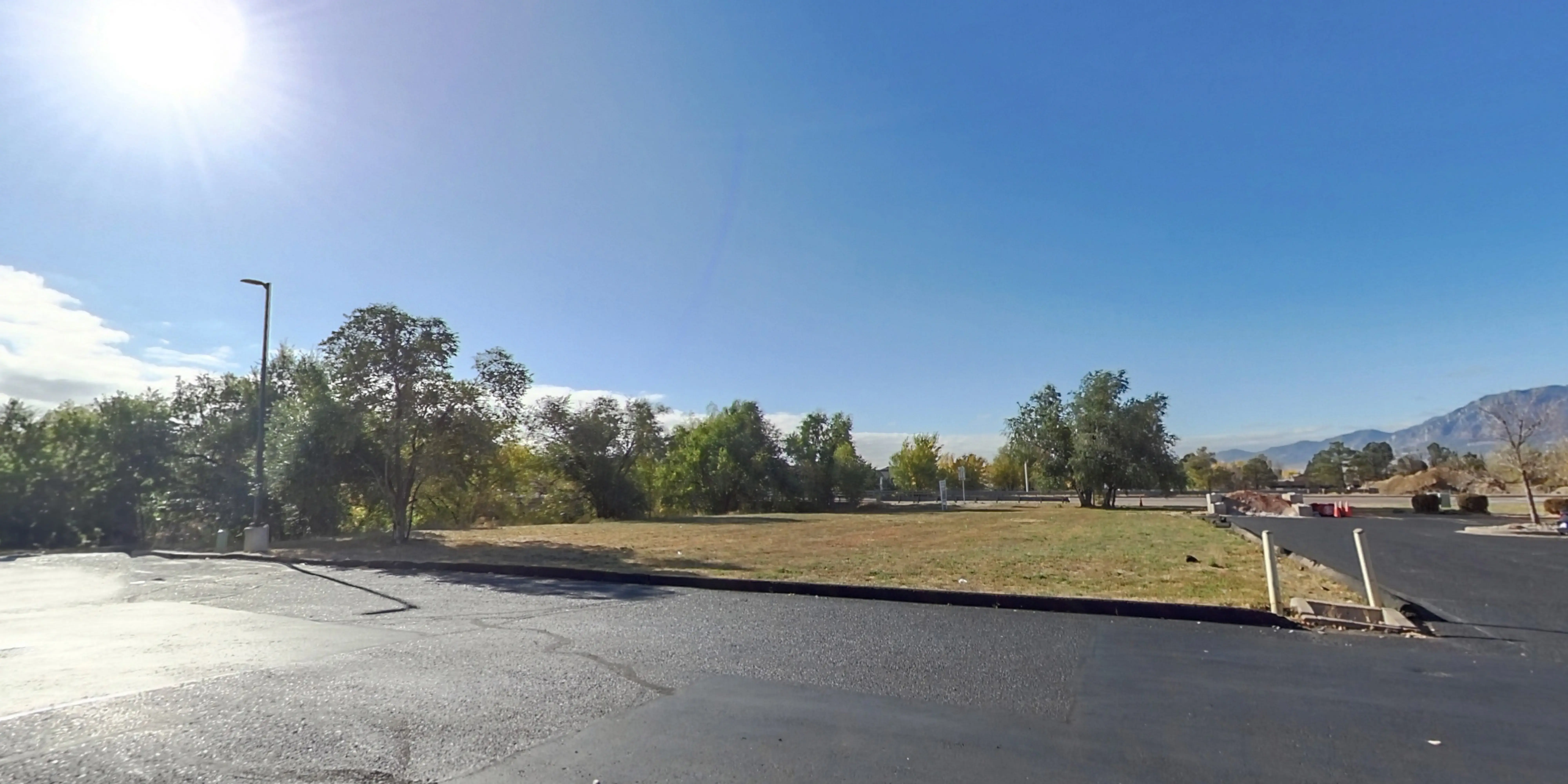 Sandy Creek Laundromat and Wash Dry Fold Laundry Service - Image 16